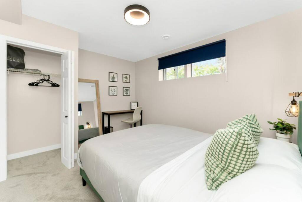 Bunkbeddreams,10 Beds,near Rogers Place And Nait Holiday home Edmonton
