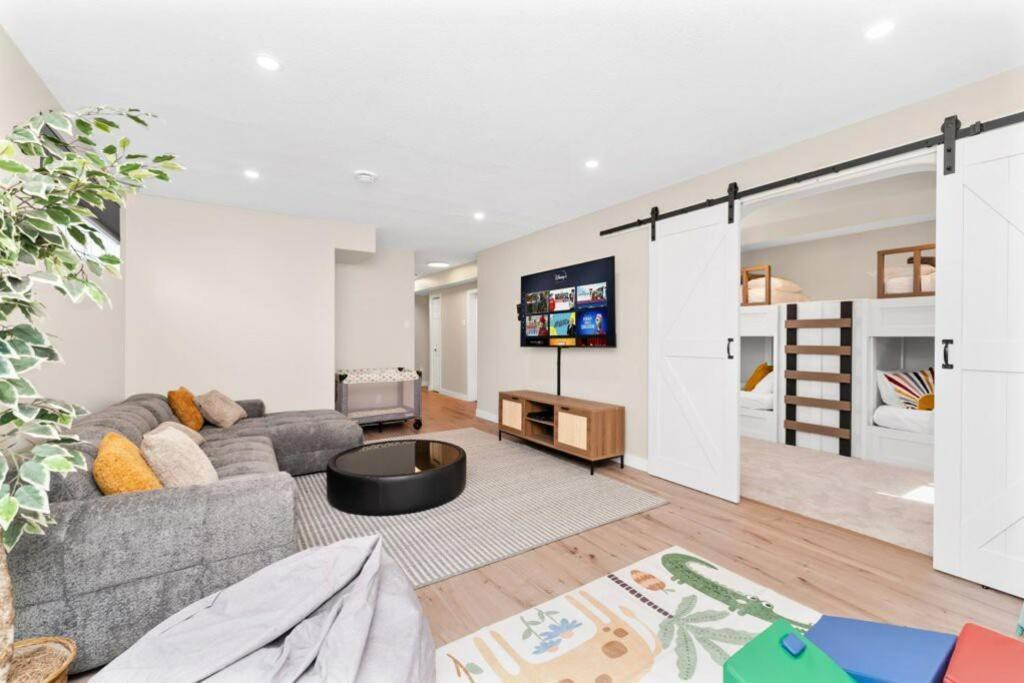 Holiday home Bunkbeddreams,10 Beds,near Rogers Place And Nait Edmonton