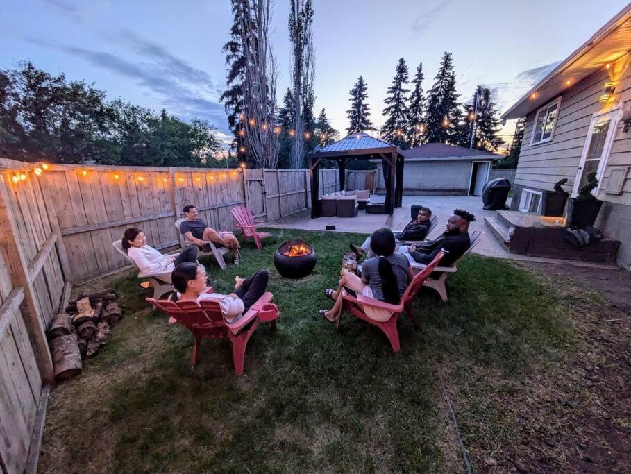 Bunkbeddreams,10 Beds,near Rogers Place And Nait Holiday home Edmonton