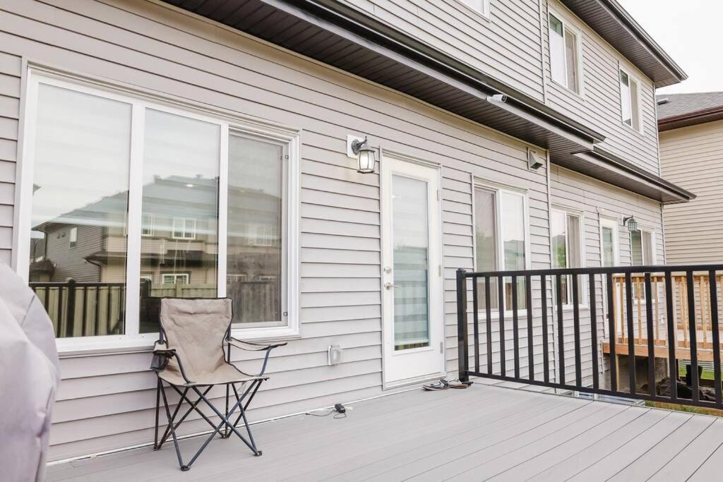 Executive Modern Family Haven For Short