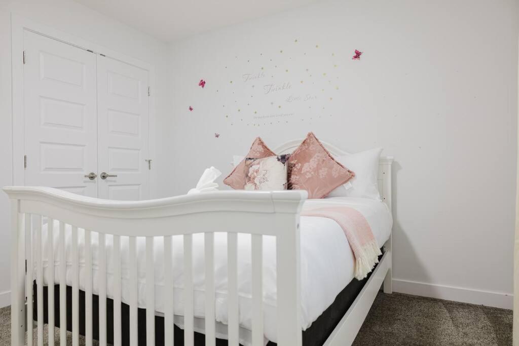 Executive Modern Family Haven For Short Holiday home *