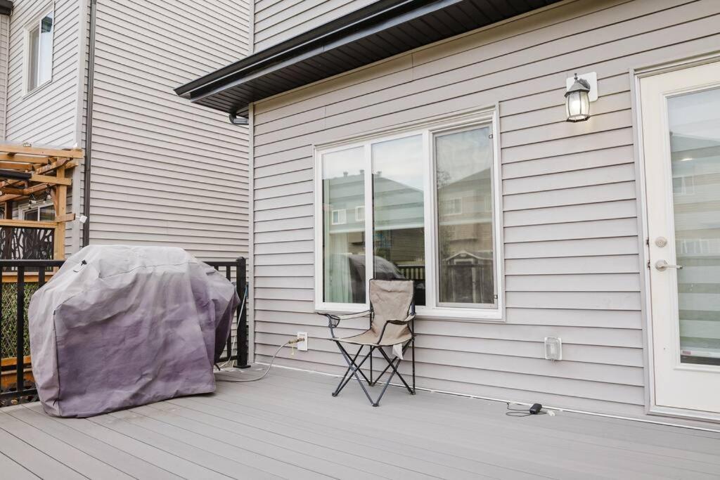 Executive Modern Family Haven For Short *