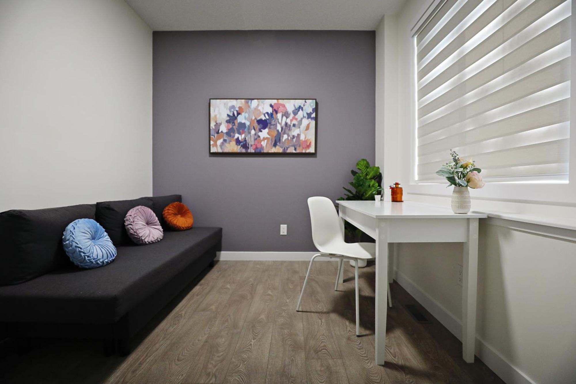 Escape In Style, Golf,king Beds,disney+,near Wem Edmonton