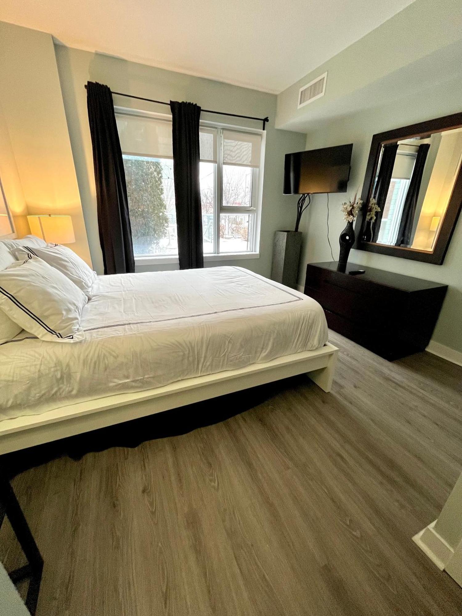 Century Park Oasis Apartment