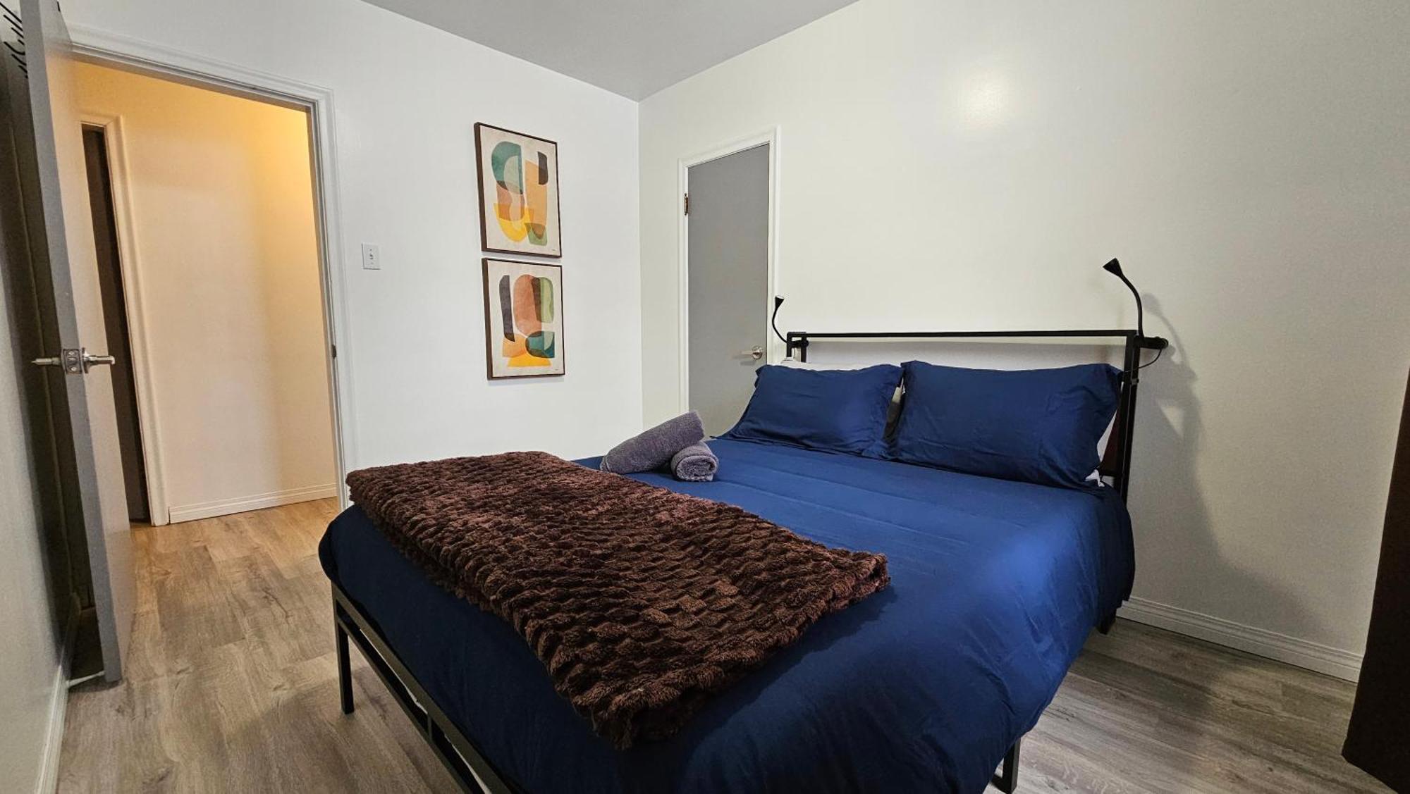 Retro Retreat - 3bdr, 1 Bath, Close To Center Apartment