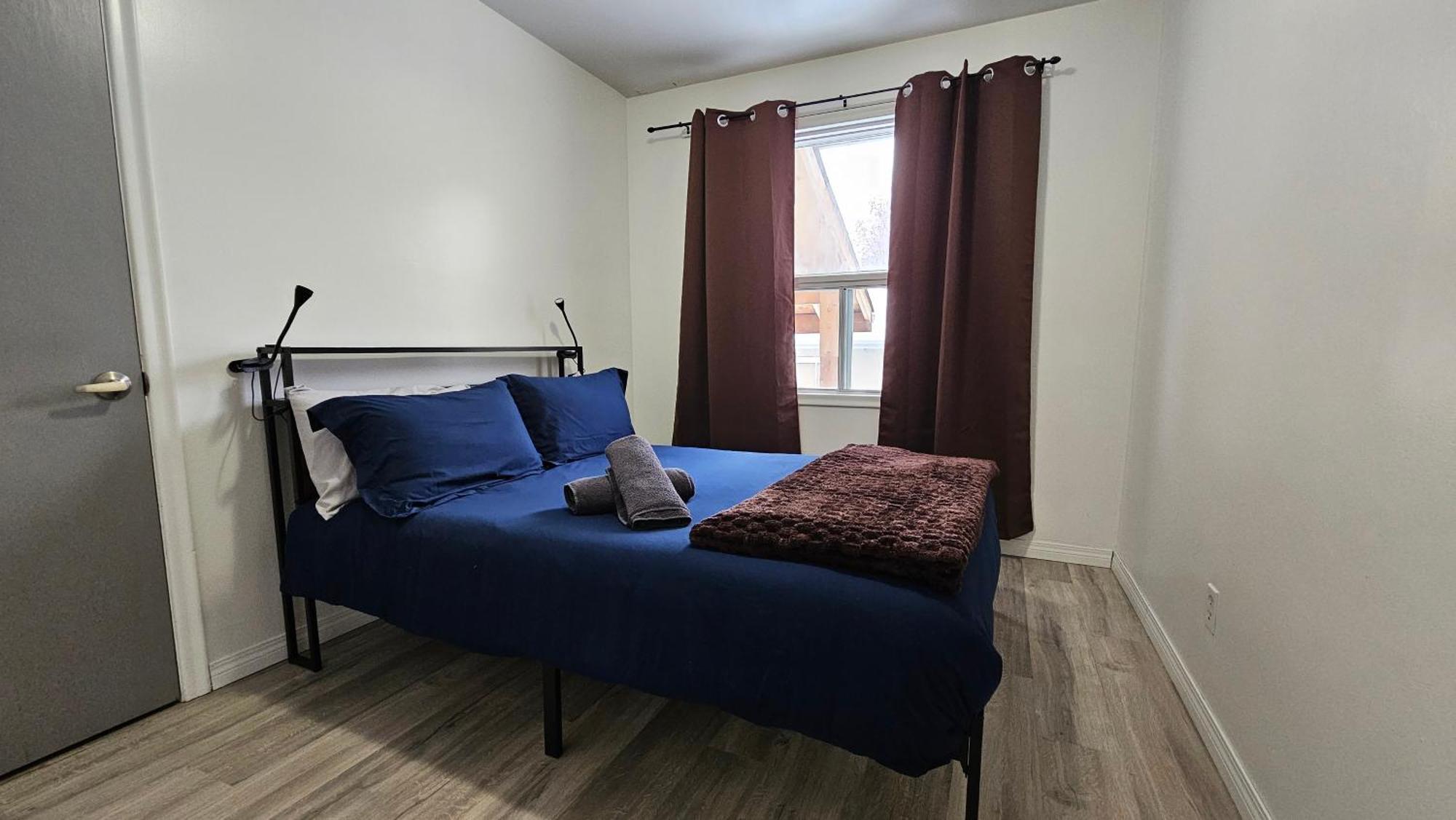 Apartment Retro Retreat - 3bdr, 1 Bath, Close To Center Edmonton