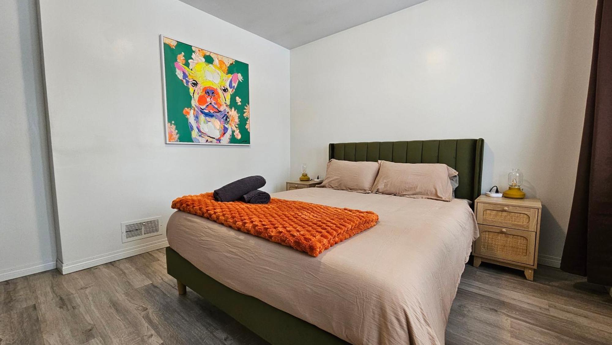 Retro Retreat - 3bdr, 1 Bath, Close To Center * Edmonton