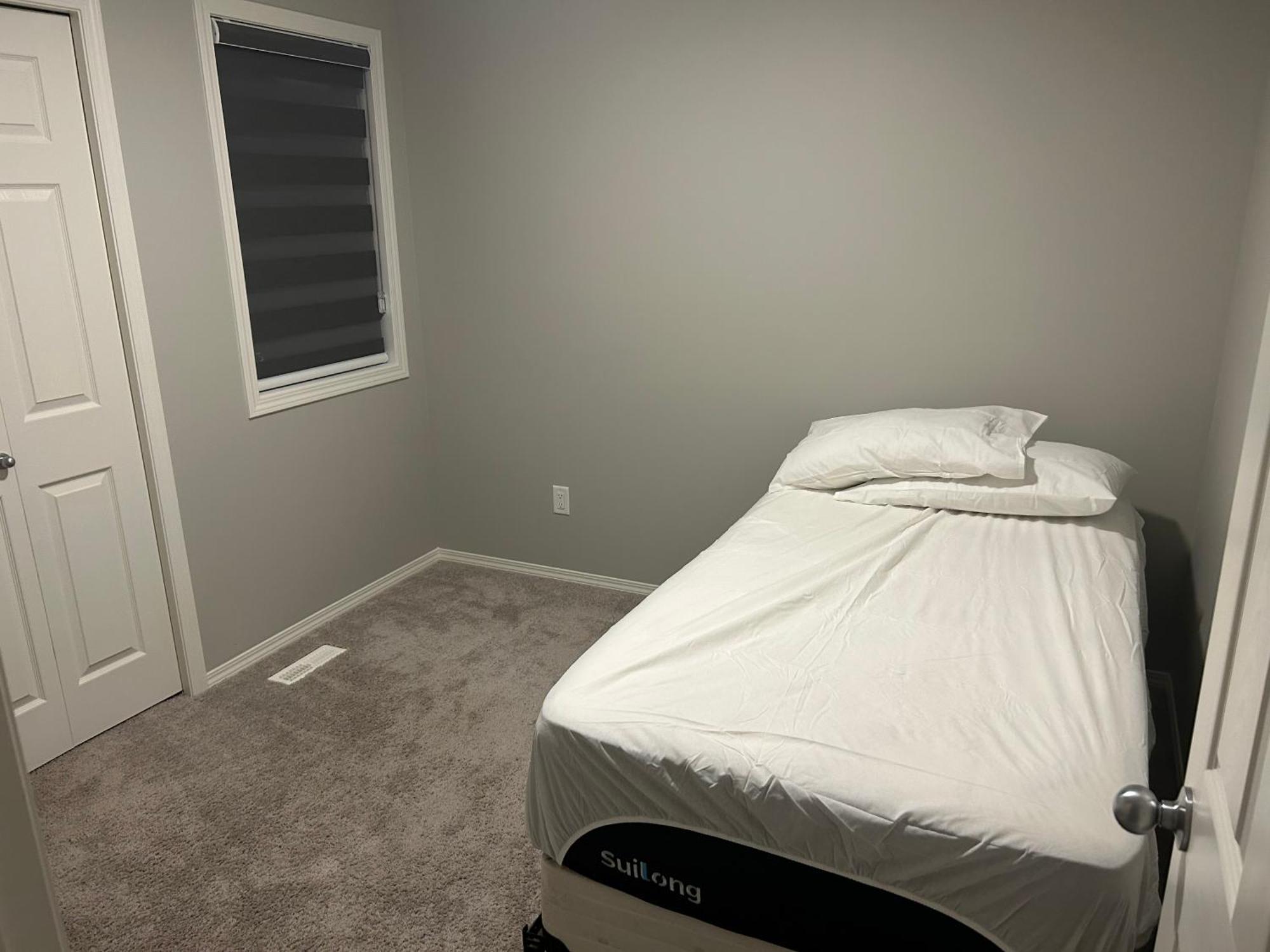 Guest house Bedroom Sw Hwy 2 Near Yeg *