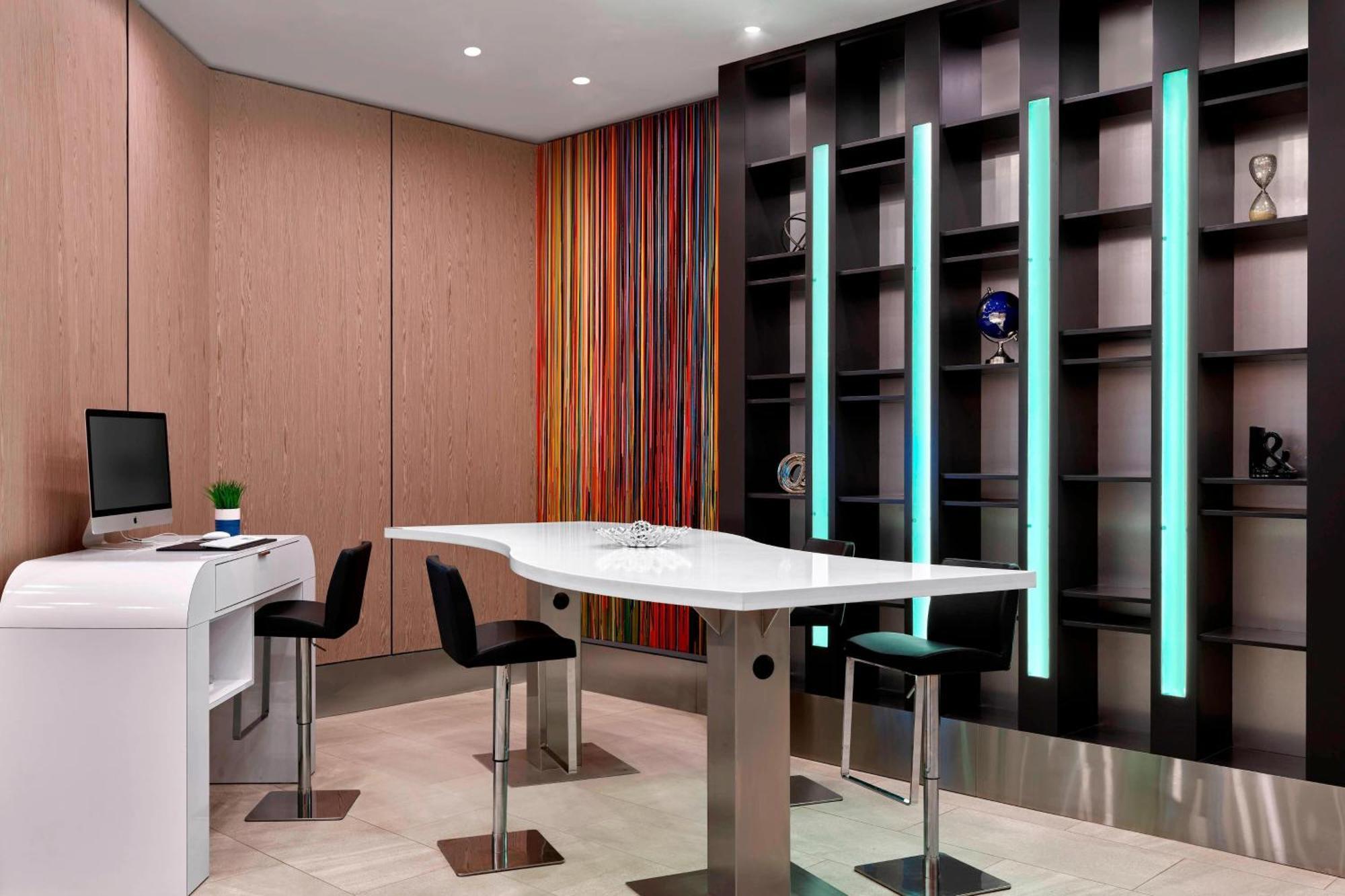 Delta By Marriott Centre Hotel 4*