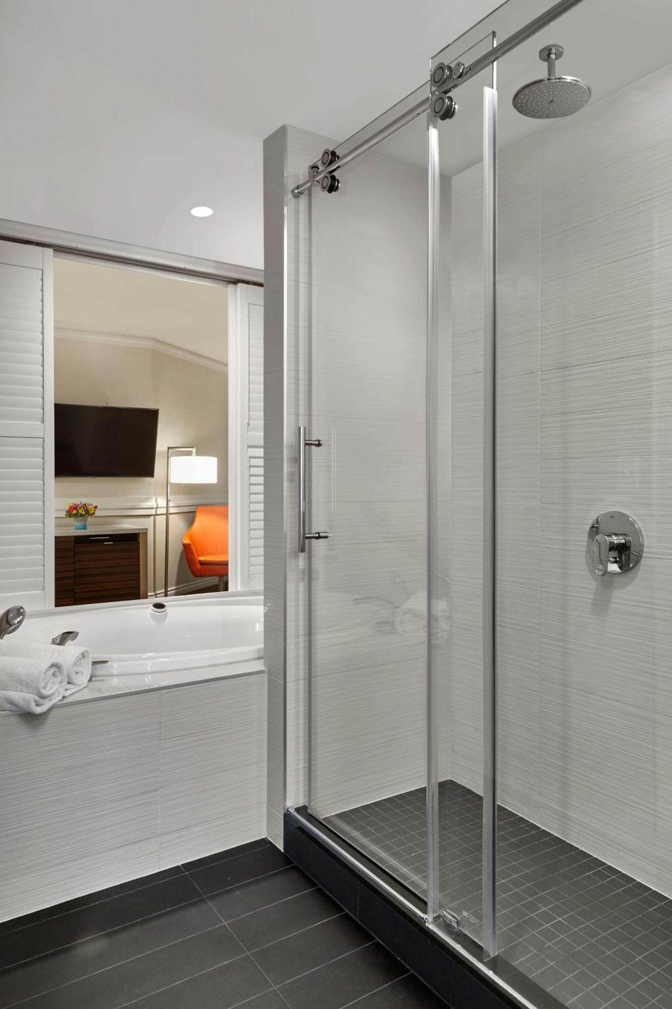 Delta By Marriott Centre Hotel 4*