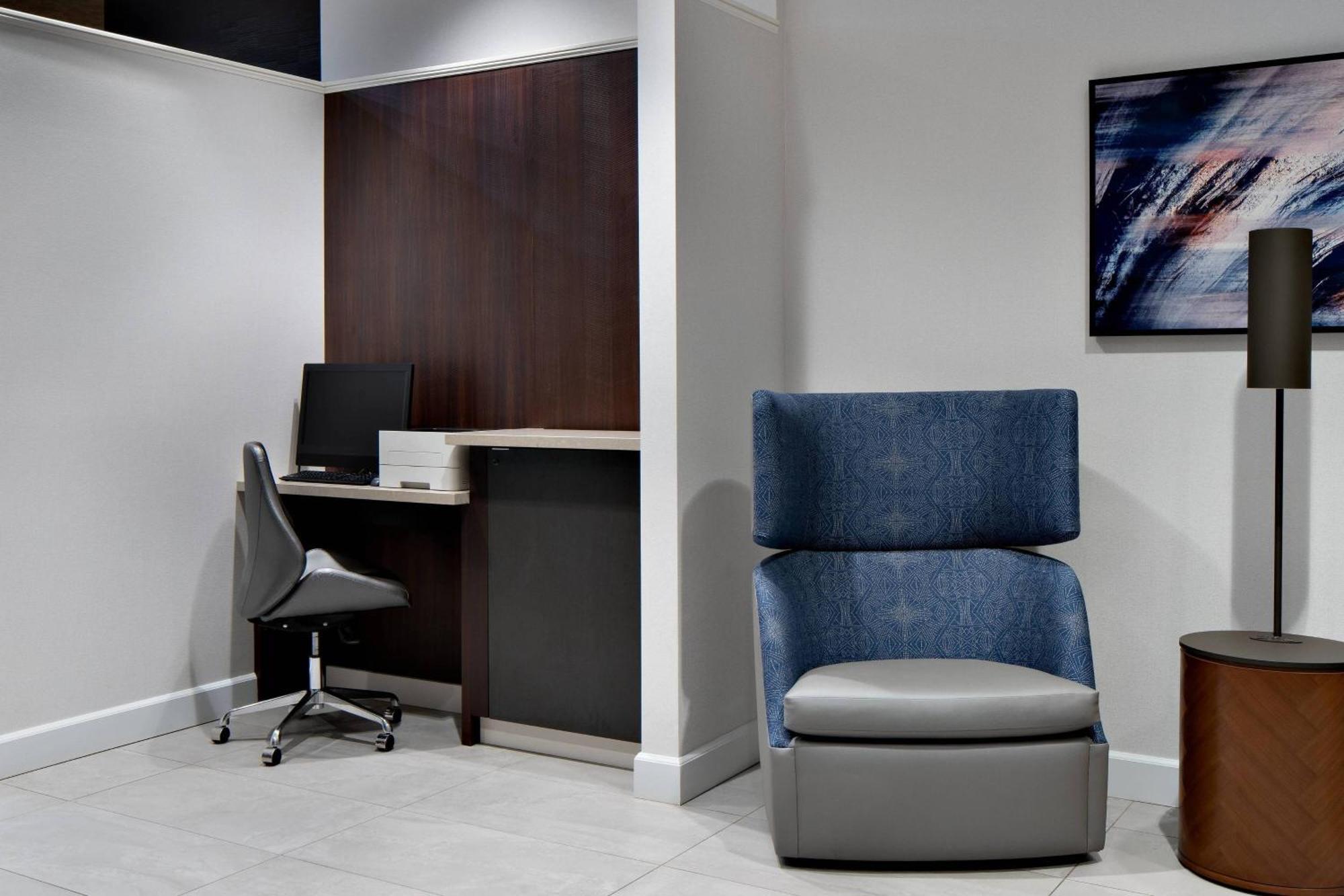 Courtyard By Marriott Downtown Hotel 3*