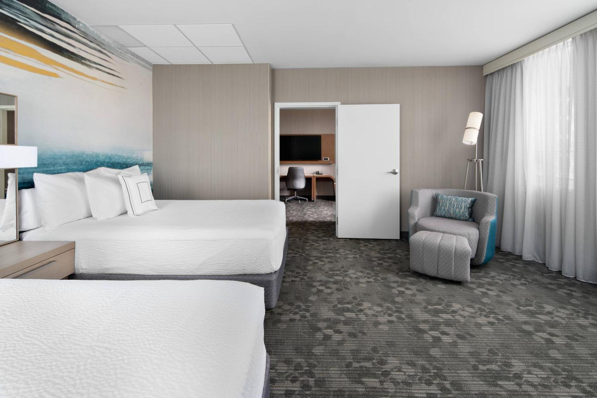 Courtyard By Marriott Downtown 3*