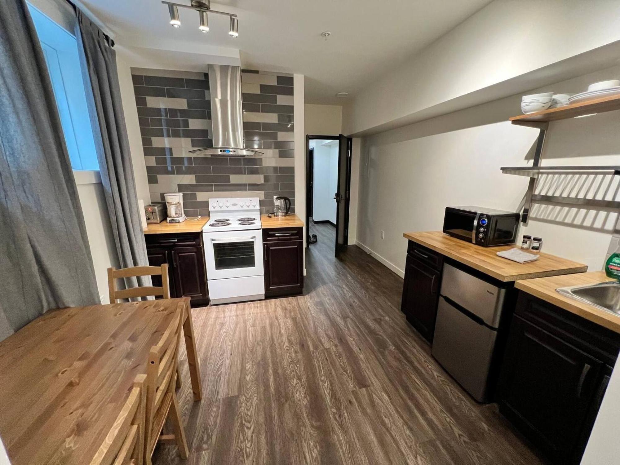 Dt 1 Bedroom 1bath Cozy 8 Min Walk To Arena *