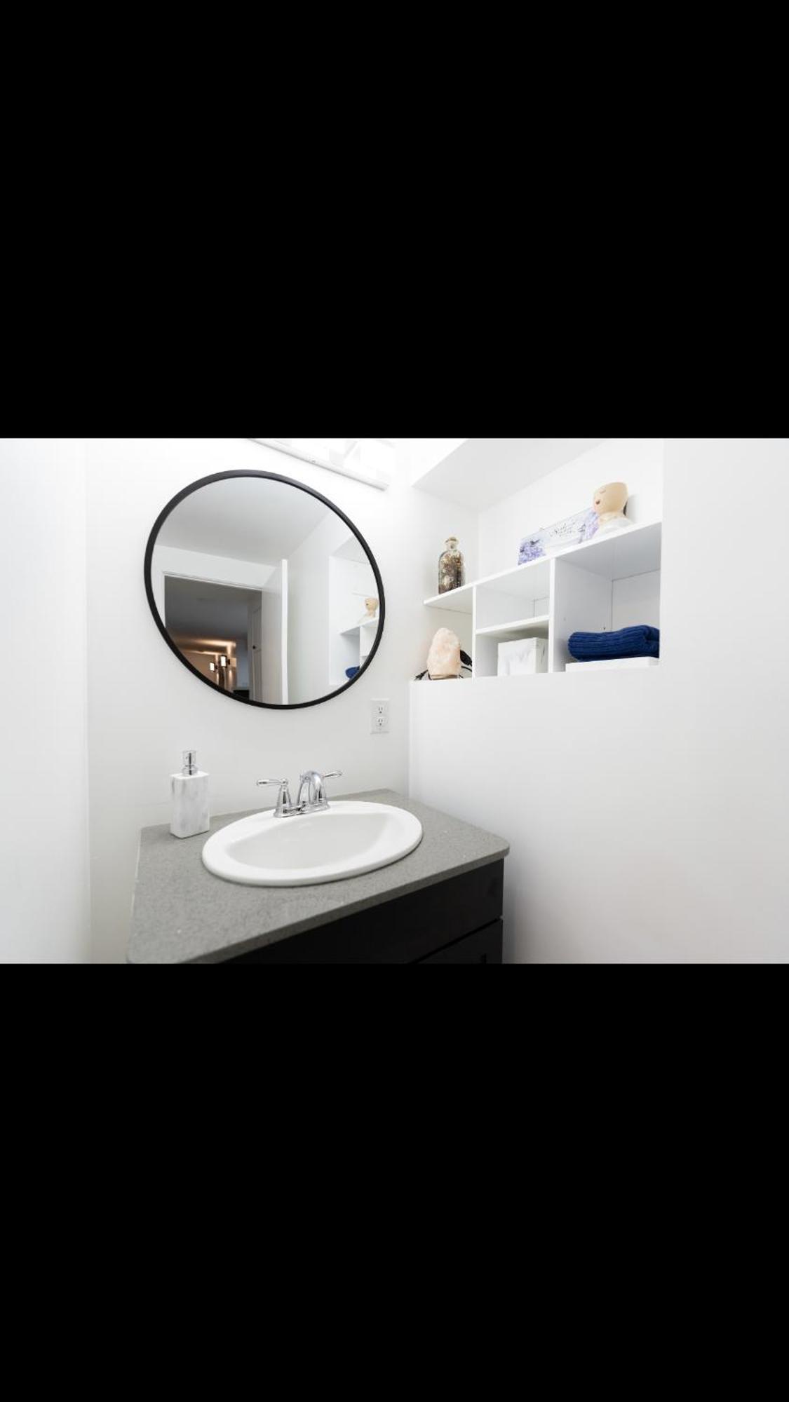 Modern And Luxury 3500 Sq Feet House Jetted Tub Over 10000 Sq Feet Lot Edmonton
