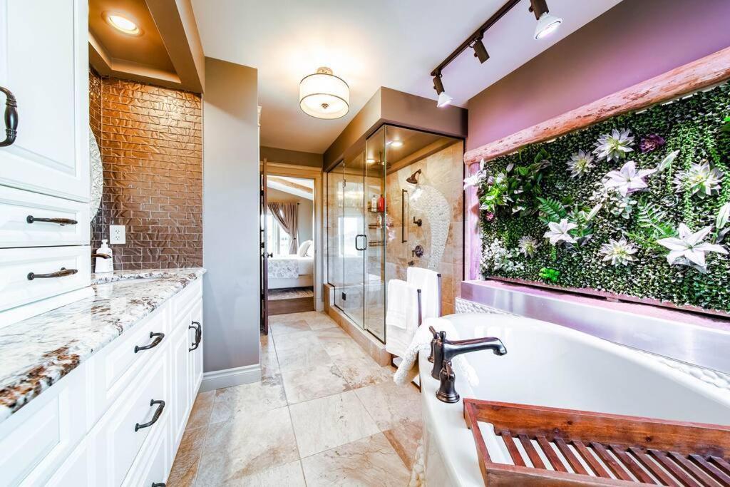 Luxury Dream Home-firetable-kingbed-ev-bbq-gamesrm Edmonton