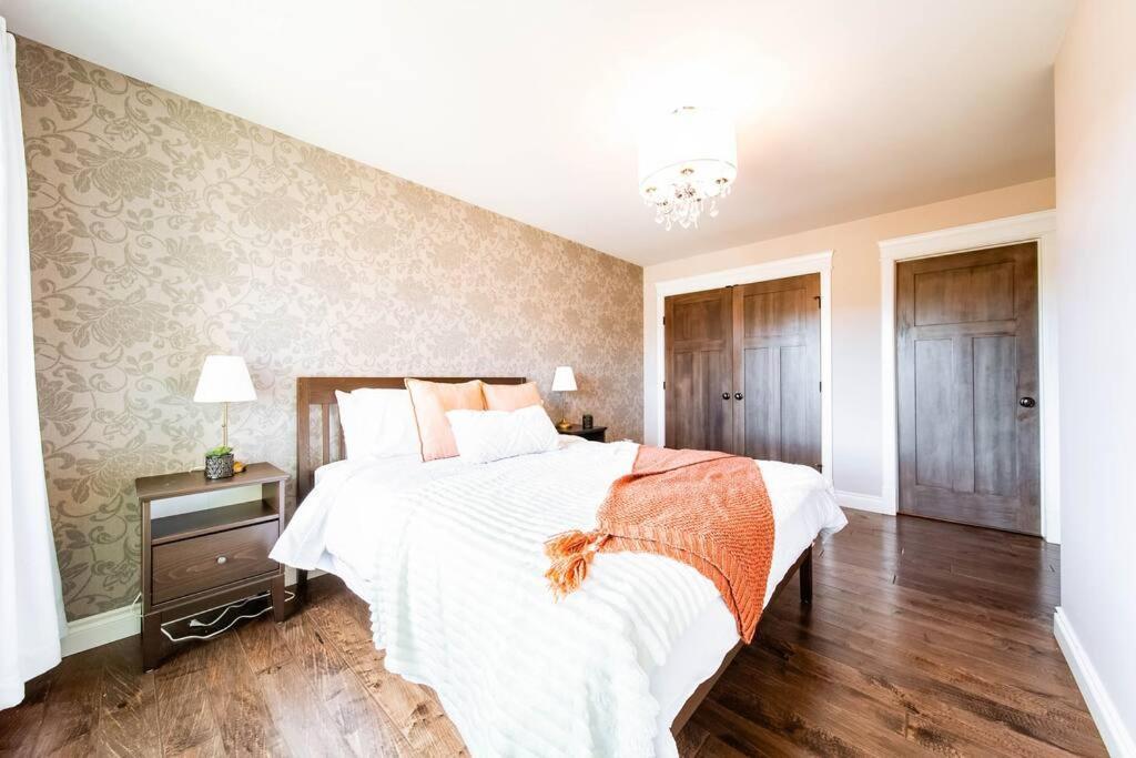 Apartment Luxury Dream Home-firetable-kingbed-ev-bbq-gamesrm