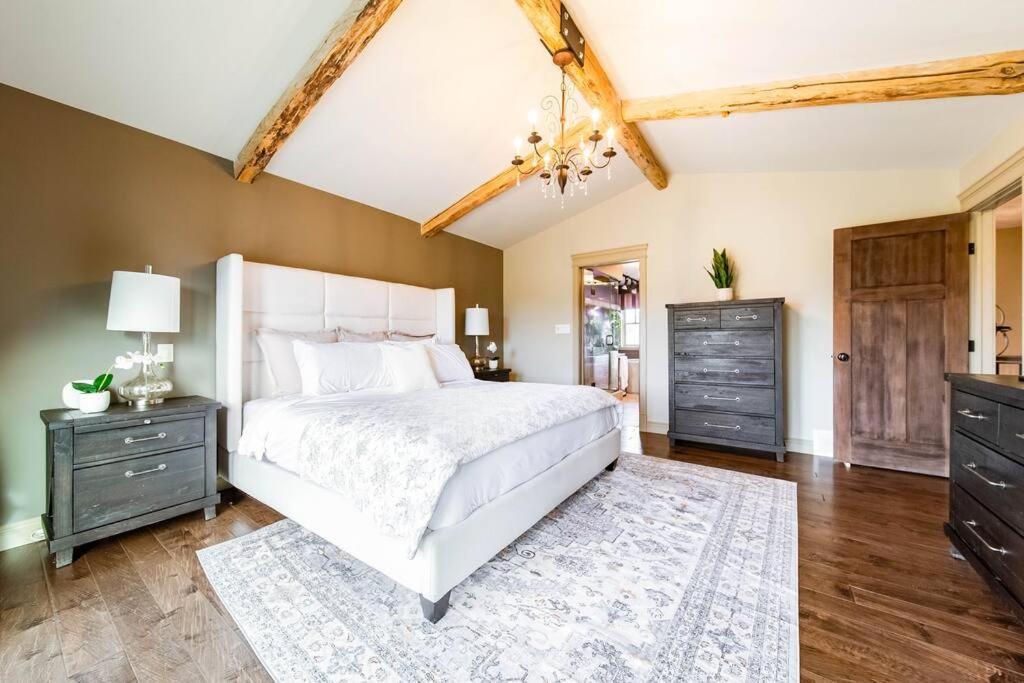 Luxury Dream Home-firetable-kingbed-ev-bbq-gamesrm Apartment *