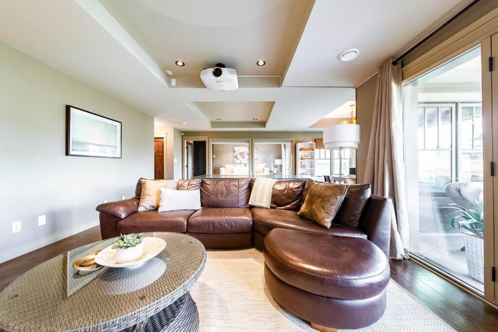 Luxury Dream Home-firetable-kingbed-ev-bbq-gamesrm * Edmonton