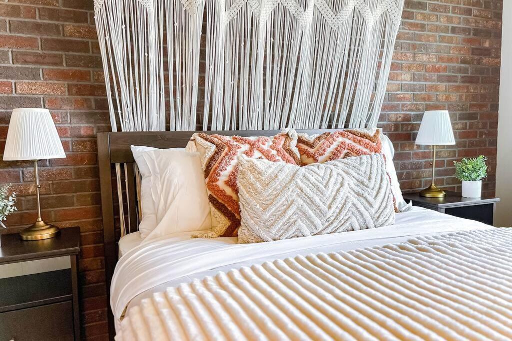 Apartment Luxury Dream Home-firetable-kingbed-ev-bbq-gamesrm
