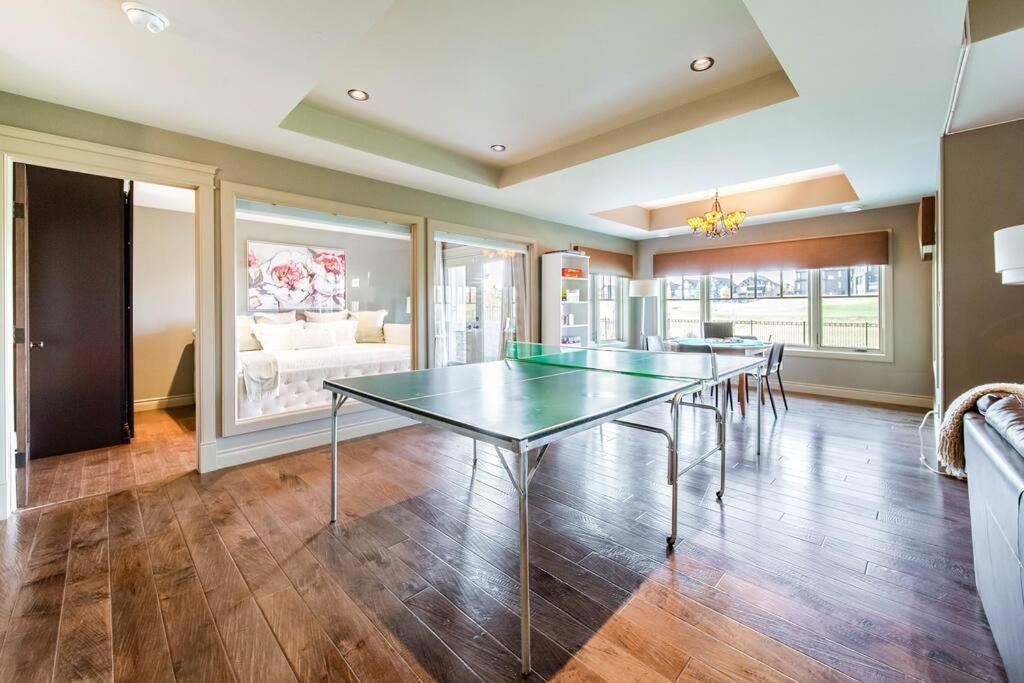 Luxury Dream Home-firetable-kingbed-ev-bbq-gamesrm