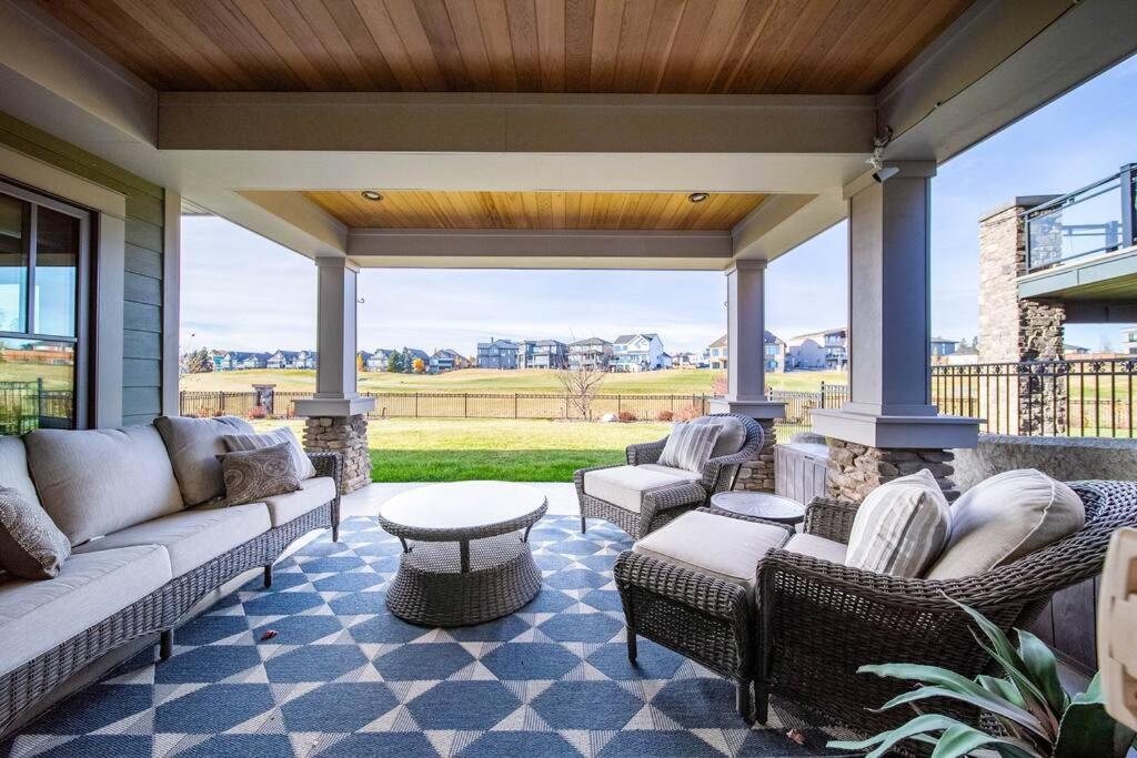 Luxury Dream Home-firetable-kingbed-ev-bbq-gamesrm Apartment *