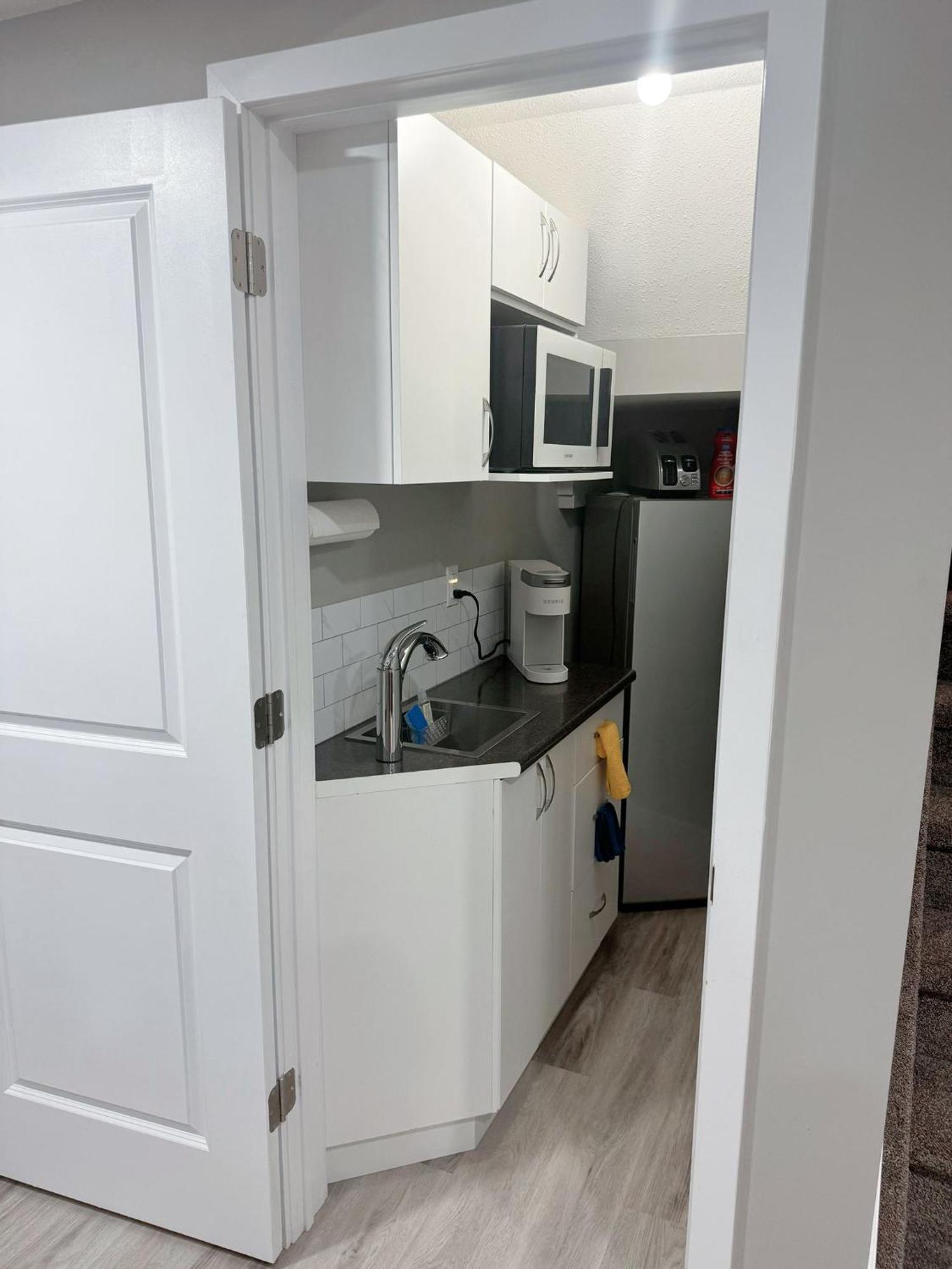 2 Bedroom Basement Edmonton
