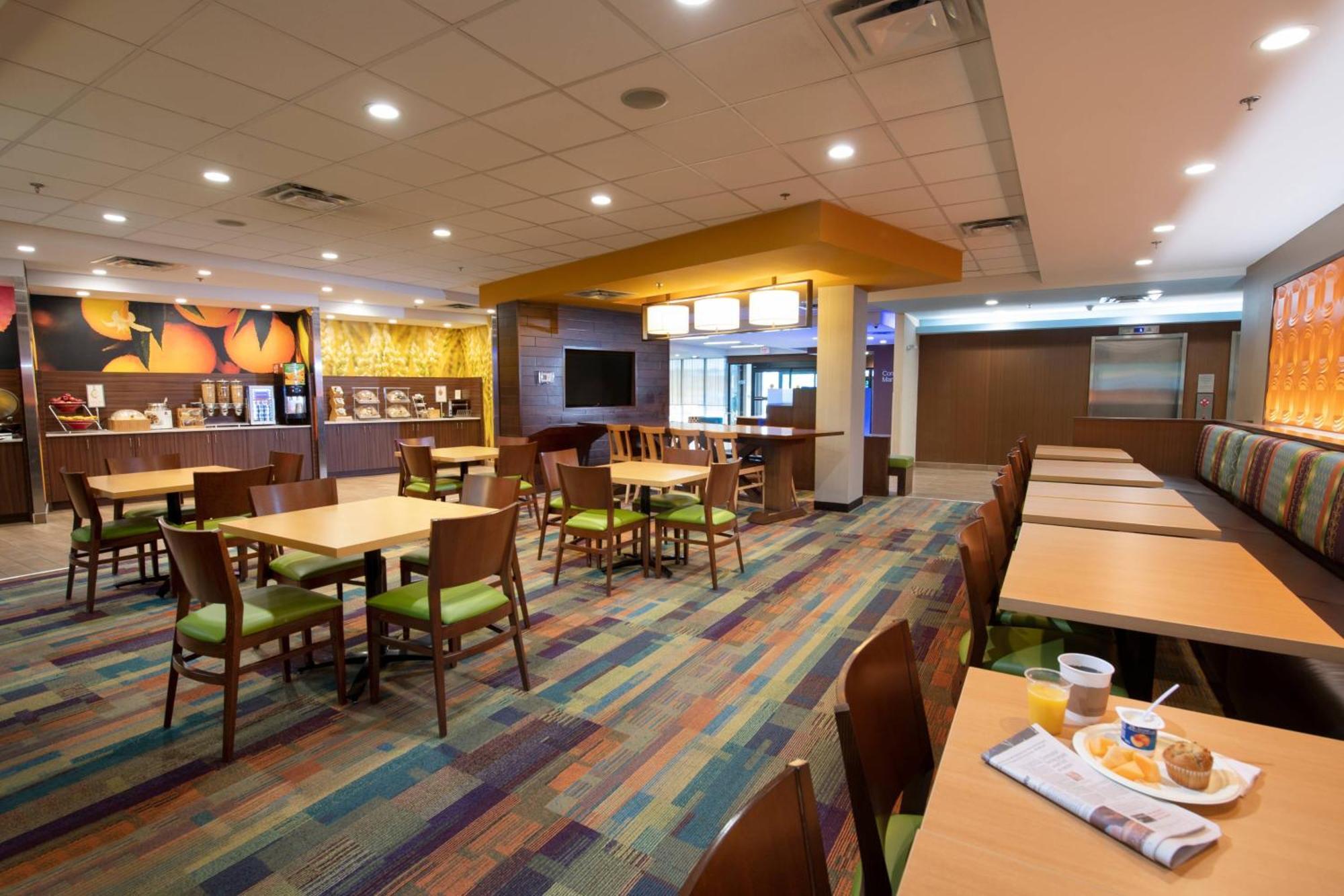 Fairfield & By Marriott North 3*