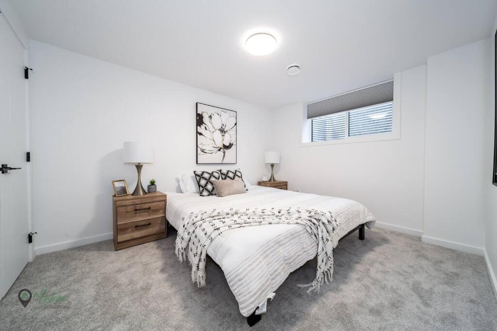 Holiday home Modern King Bed Near Whyte Ave And U Of A Wifi Edmonton