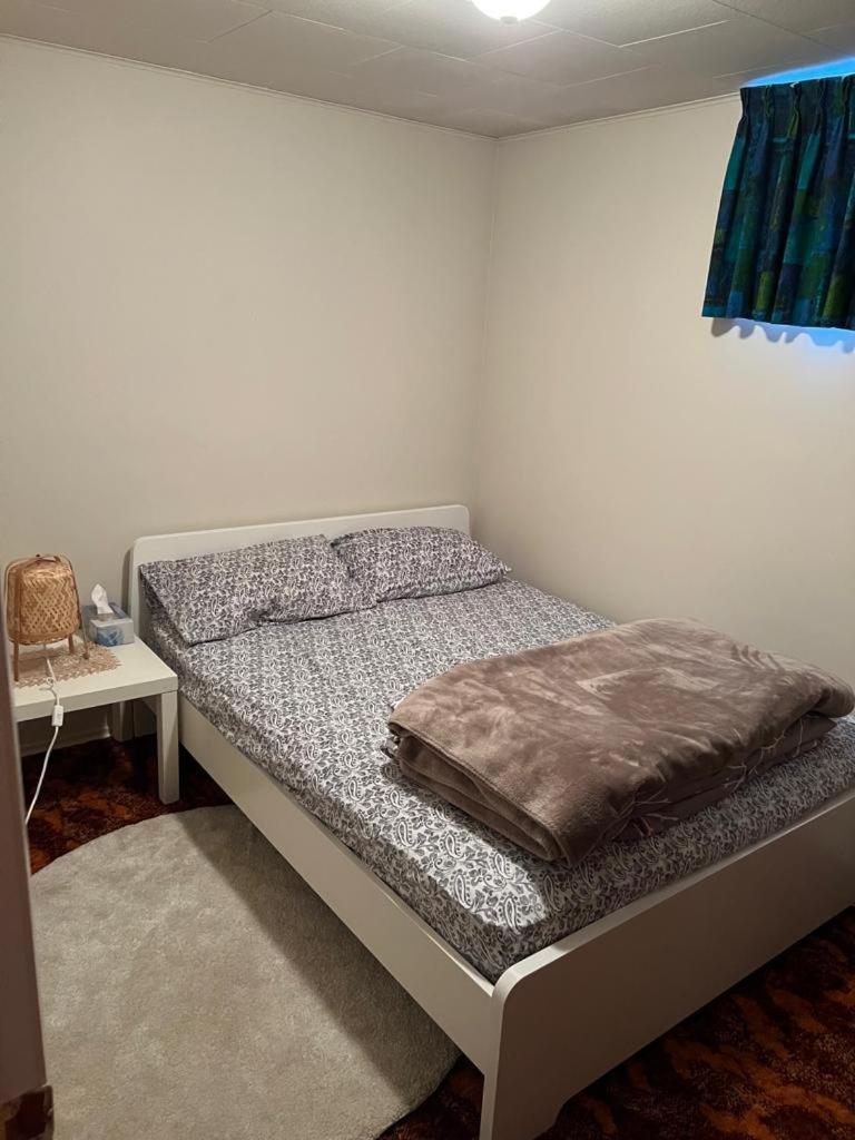 Elaissi House Homestay Edmonton