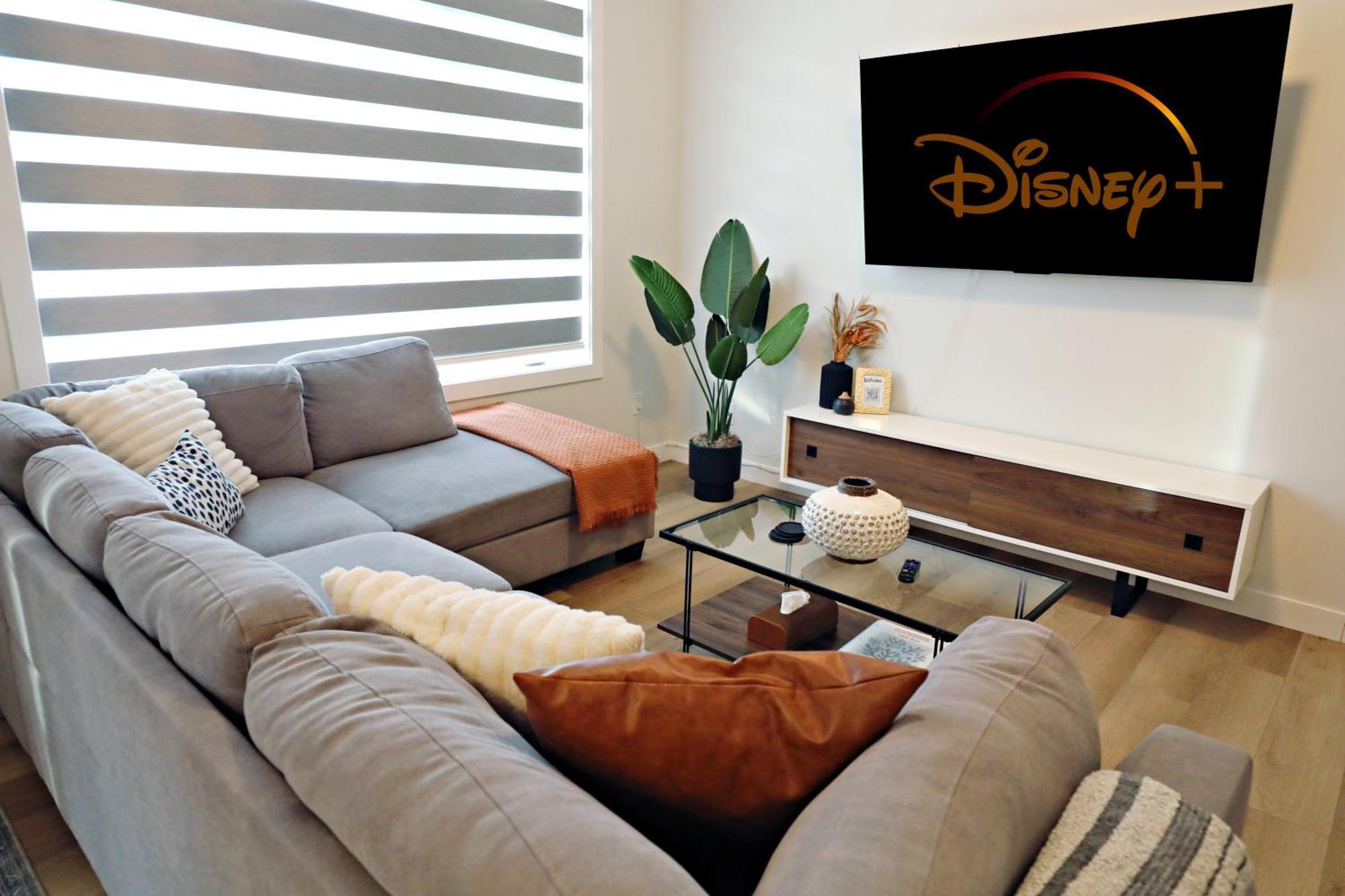 Downtown 3 Queen Beds,double Garage,disney+ Holiday home