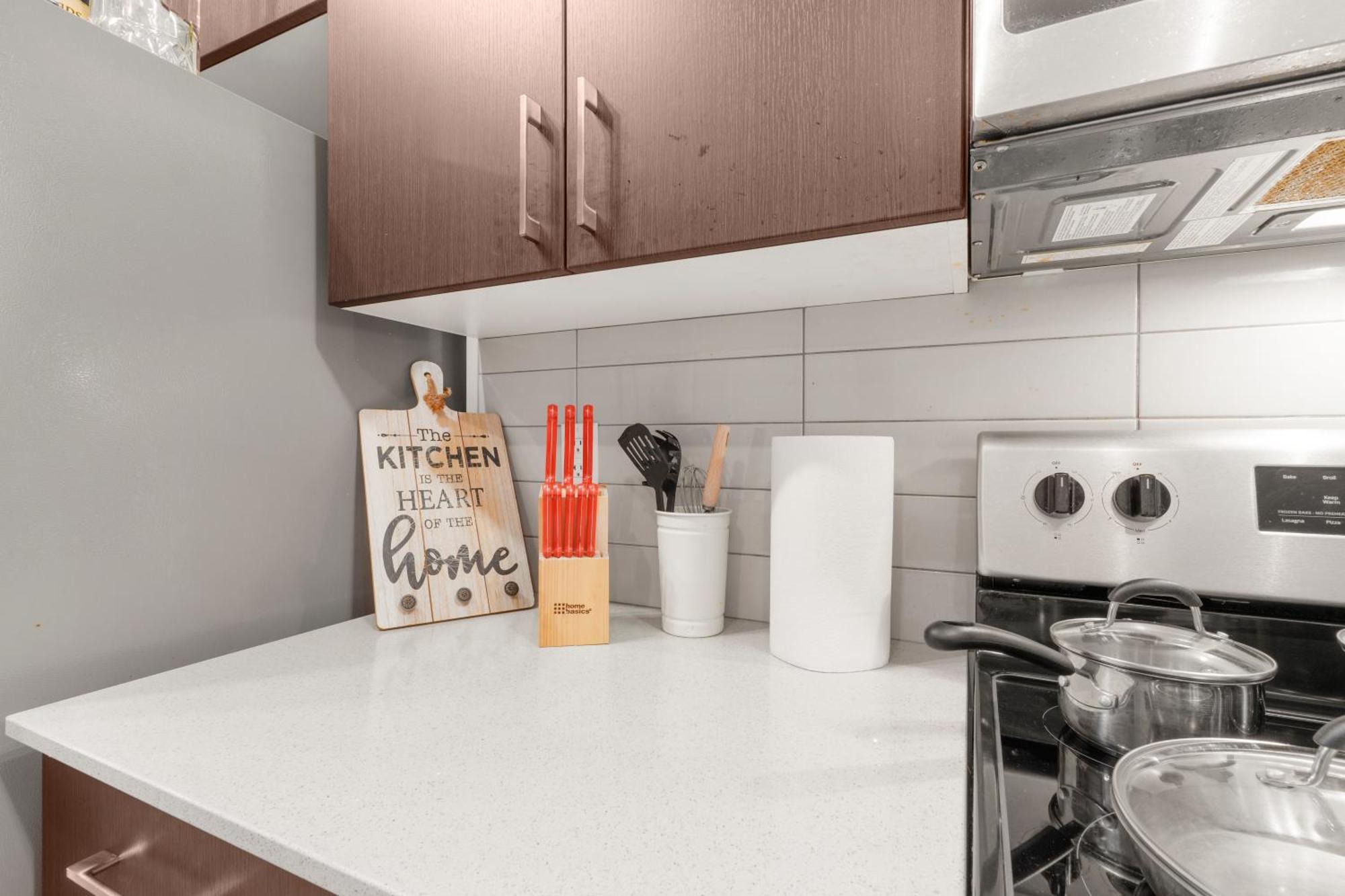 Private Master Bed Spring Homestay Edmonton