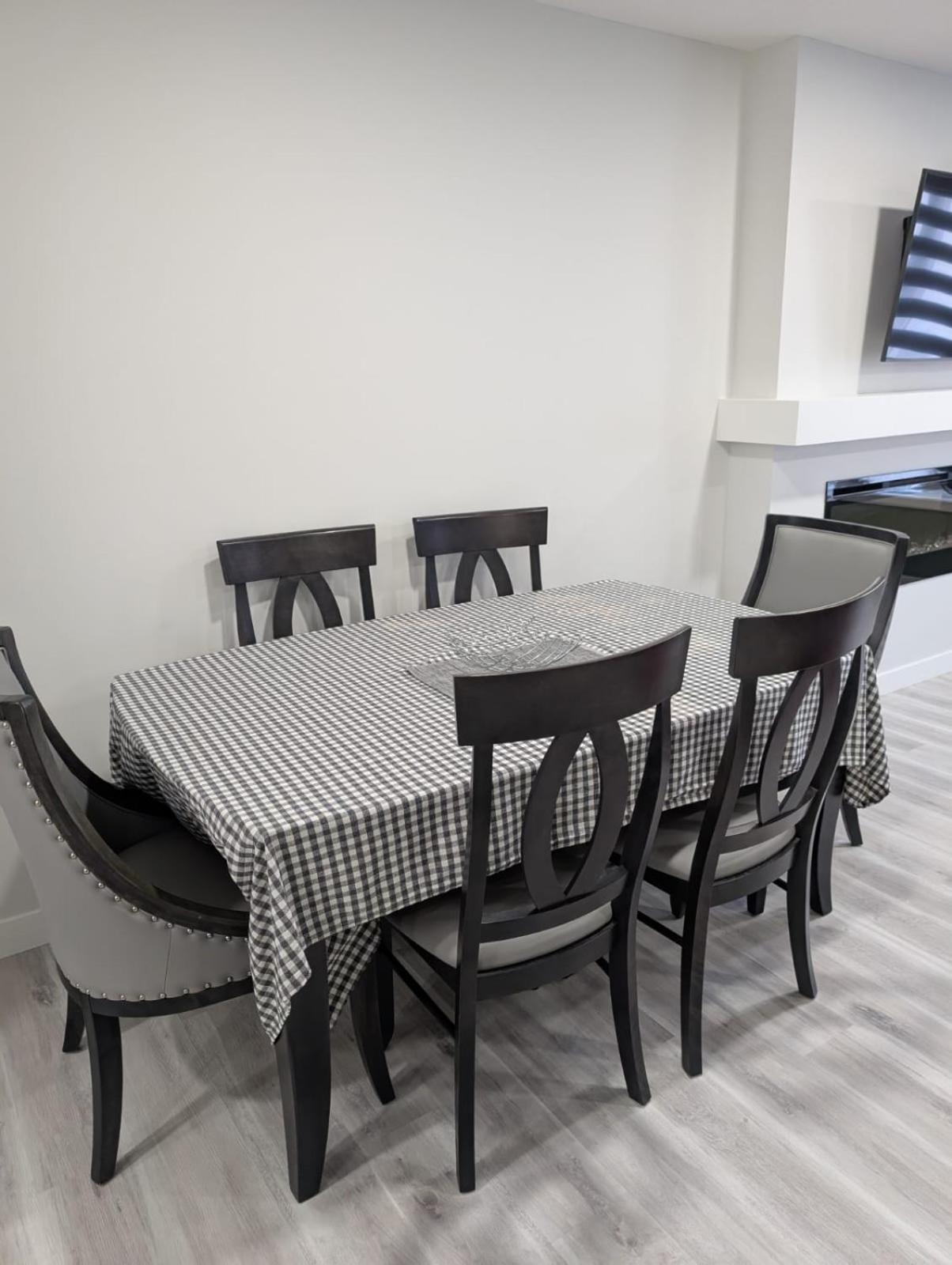 Beautiful Home, Close To Many Amenities - Full Apartment Edmonton