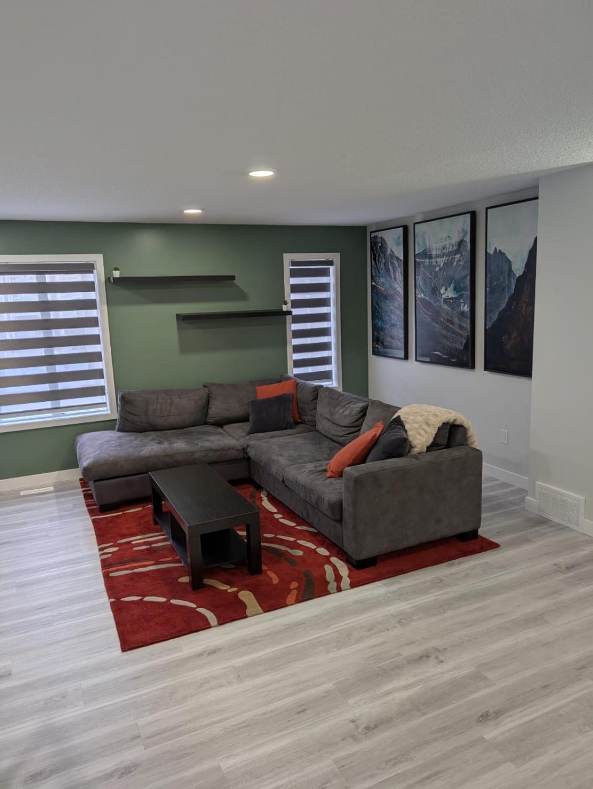 Apartment Beautiful Home, Close To Many Amenities - Full *