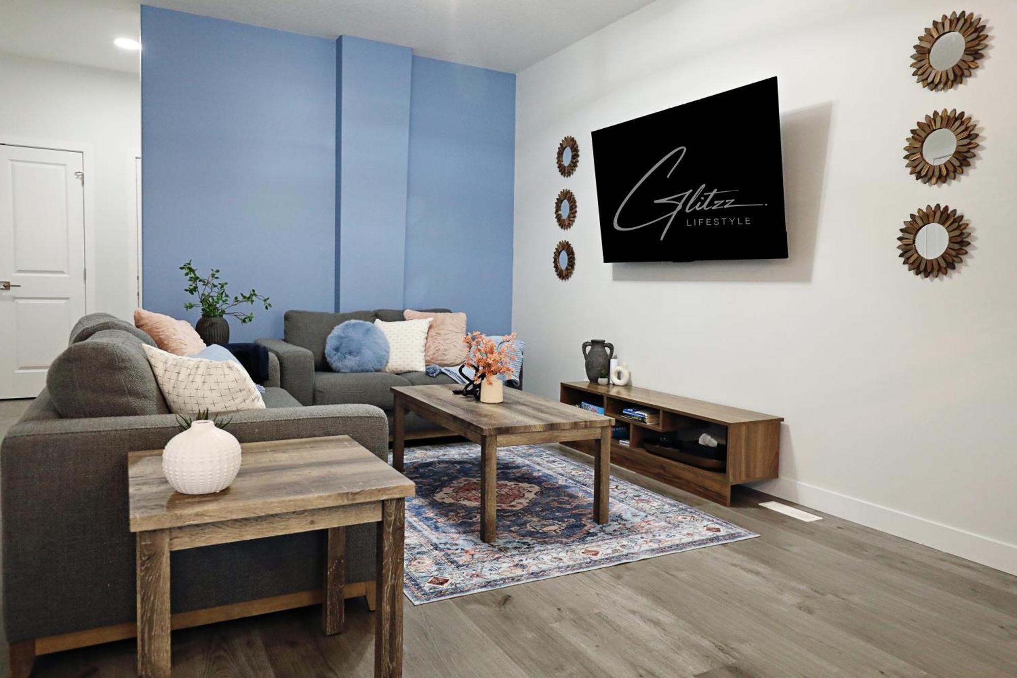 Holiday home Beautiful 3 King Beds,garage,airport,disney+ Edmonton