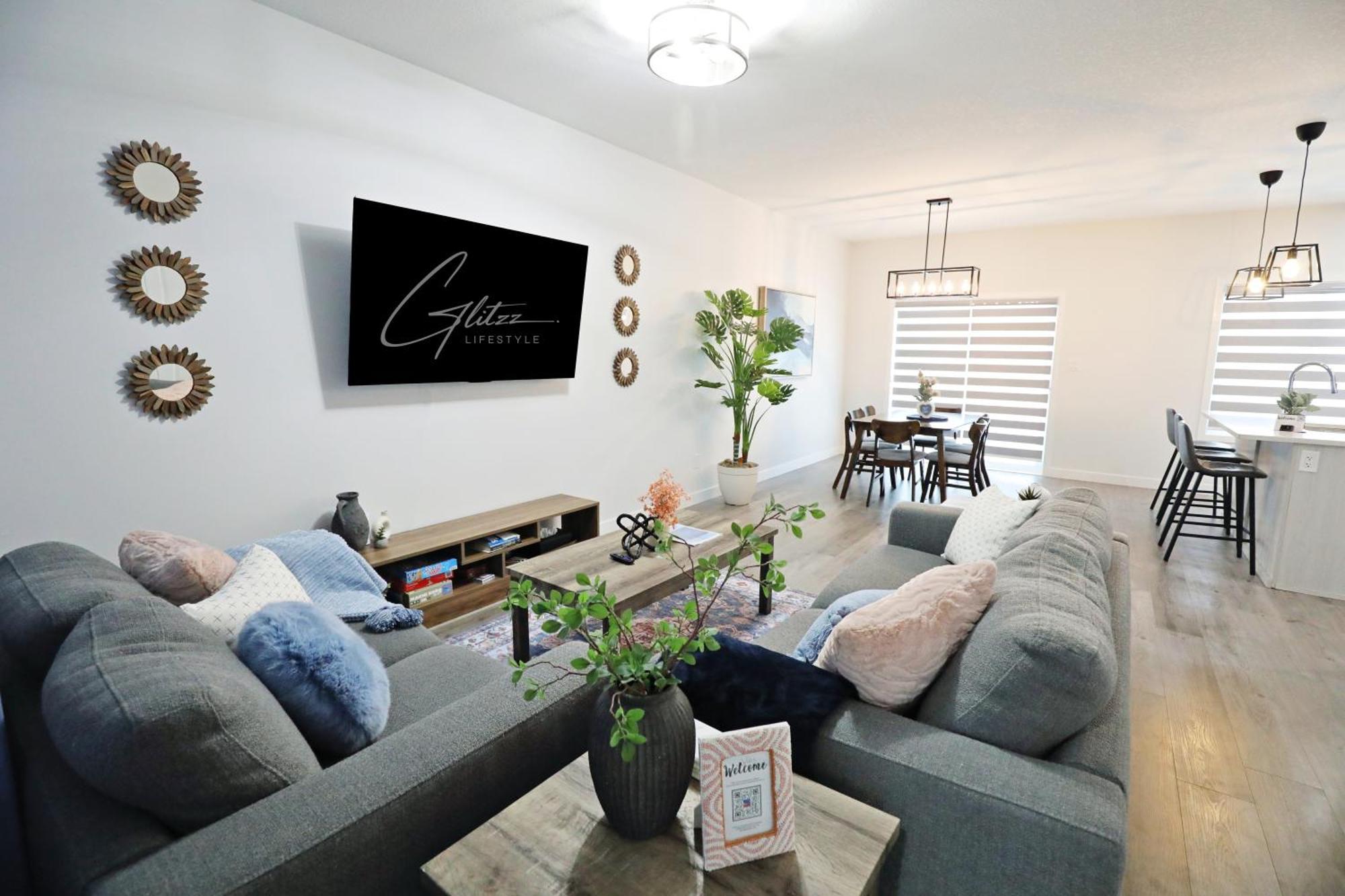 Holiday home Beautiful 3 King Beds,garage,airport,disney+ Edmonton