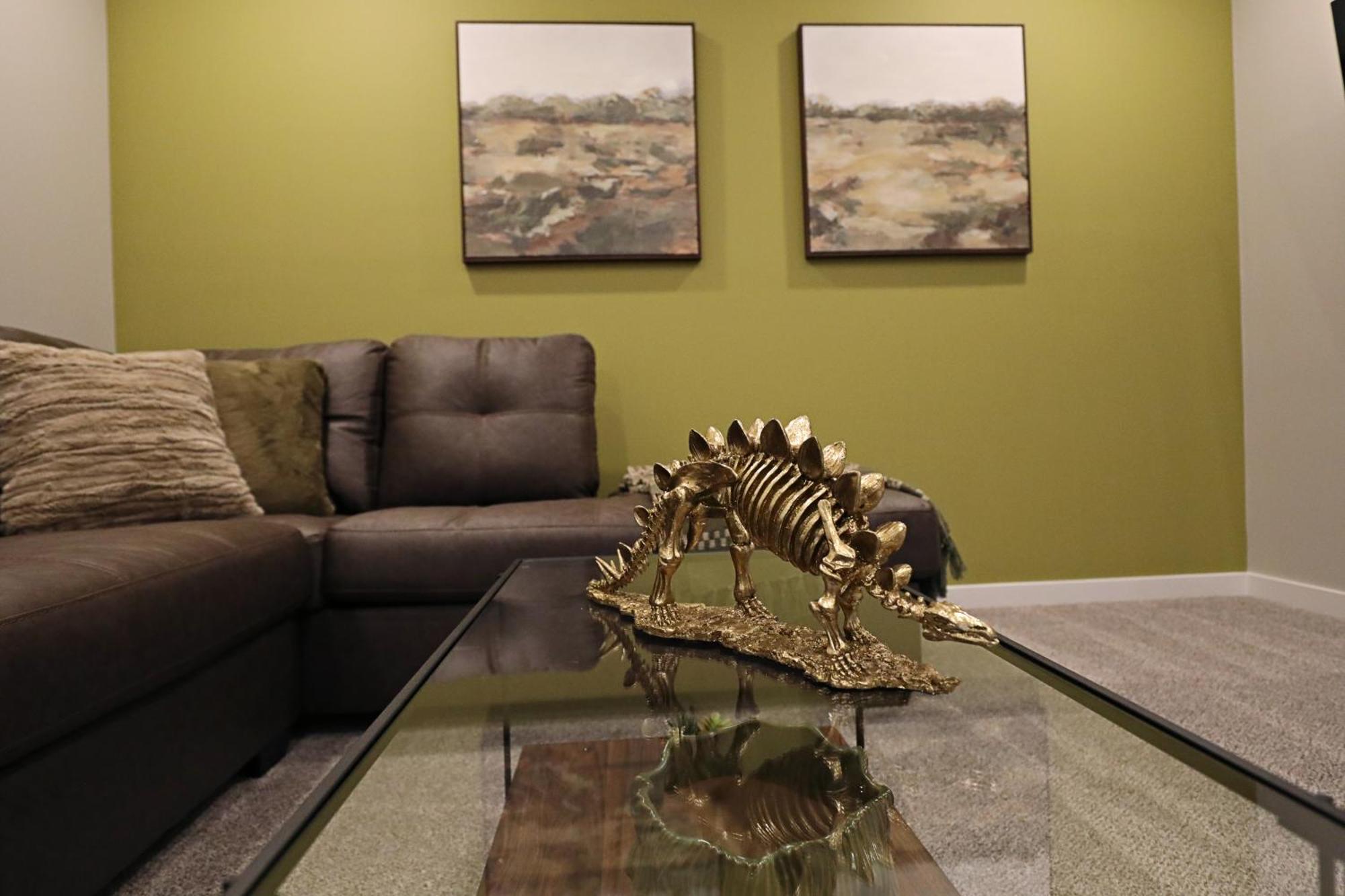 Edgemont Retreat, Groups, River Cree, Wem, Holiday home Edmonton