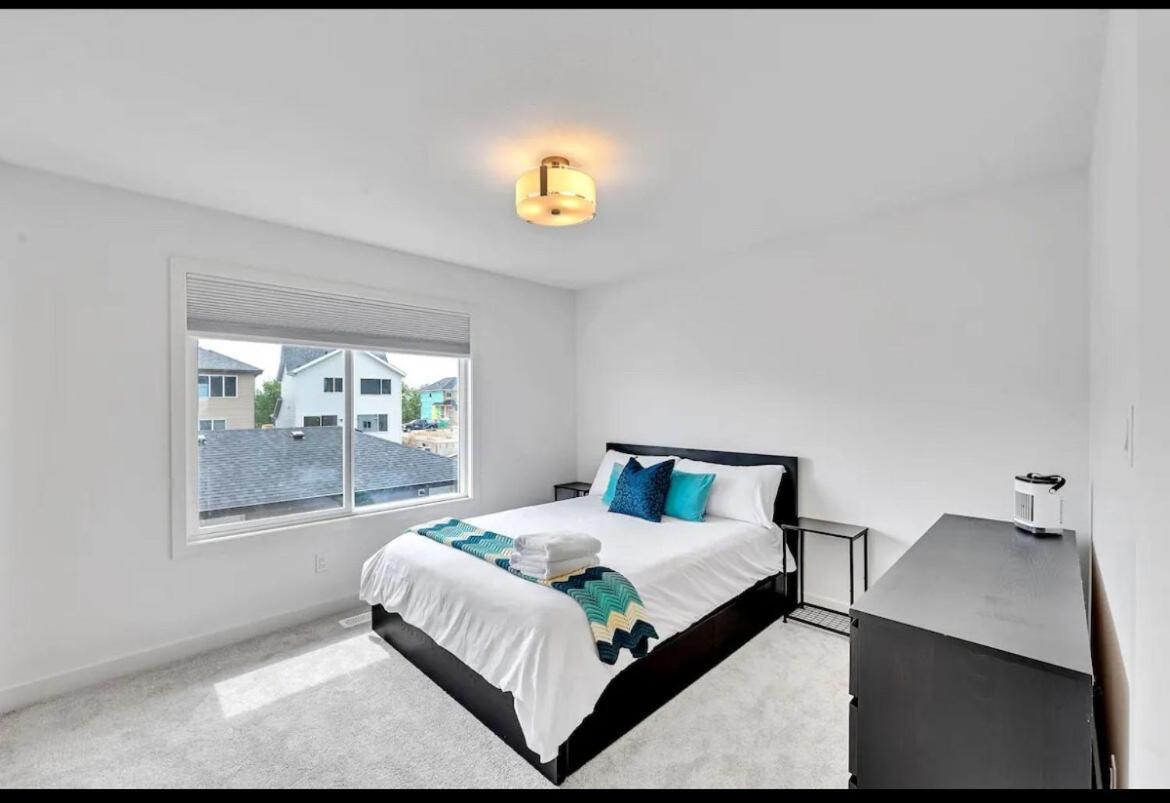 3 Bedroom In Glenridding Area Edmonton