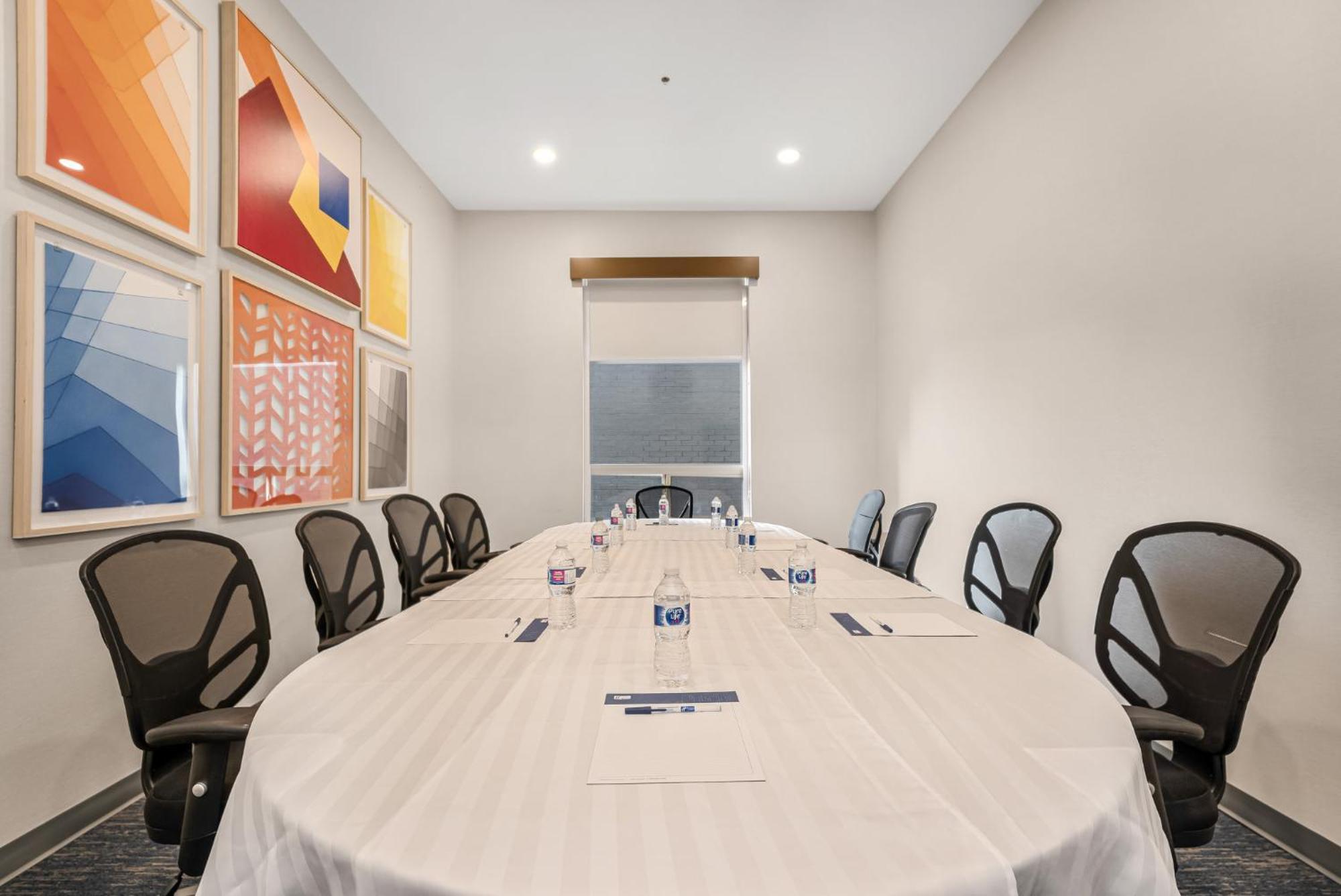 Express & Suites-edmonton South By Ihg 3* Edmonton