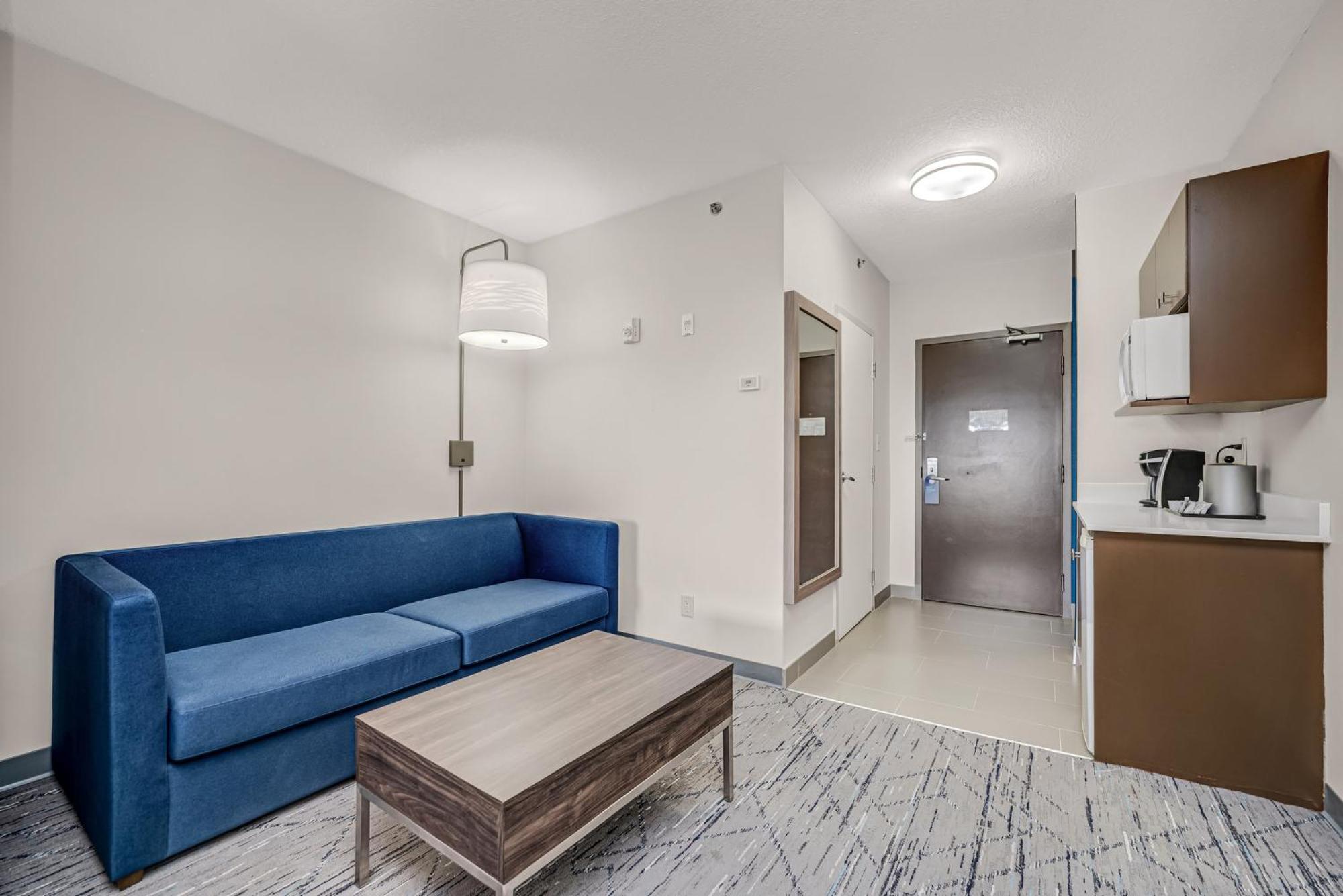 Express & Suites-edmonton South By Ihg Edmonton