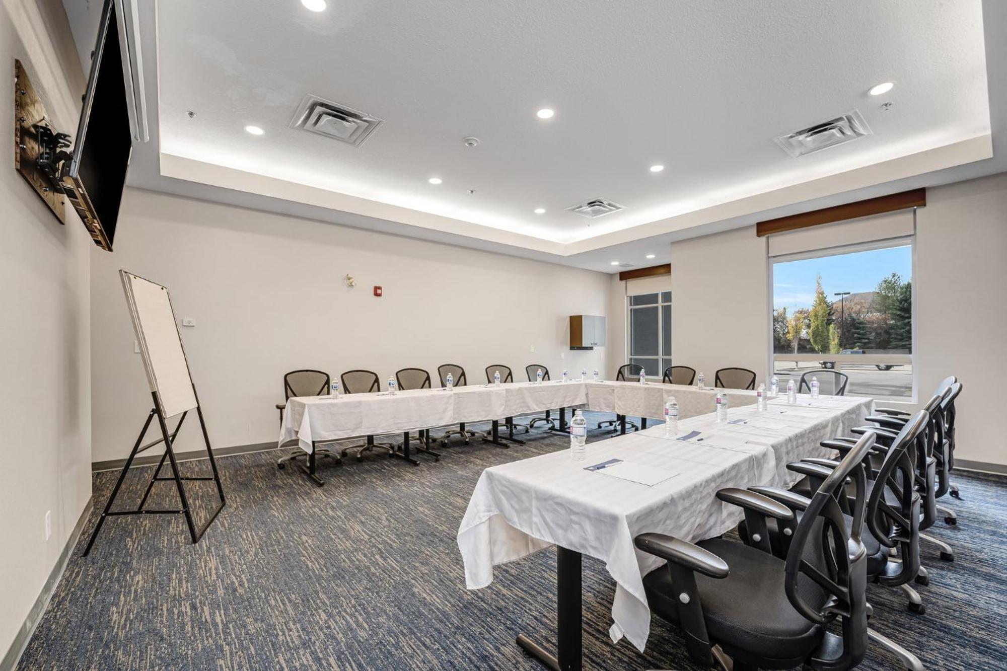 Express & Suites-edmonton South By Ihg 3* Edmonton