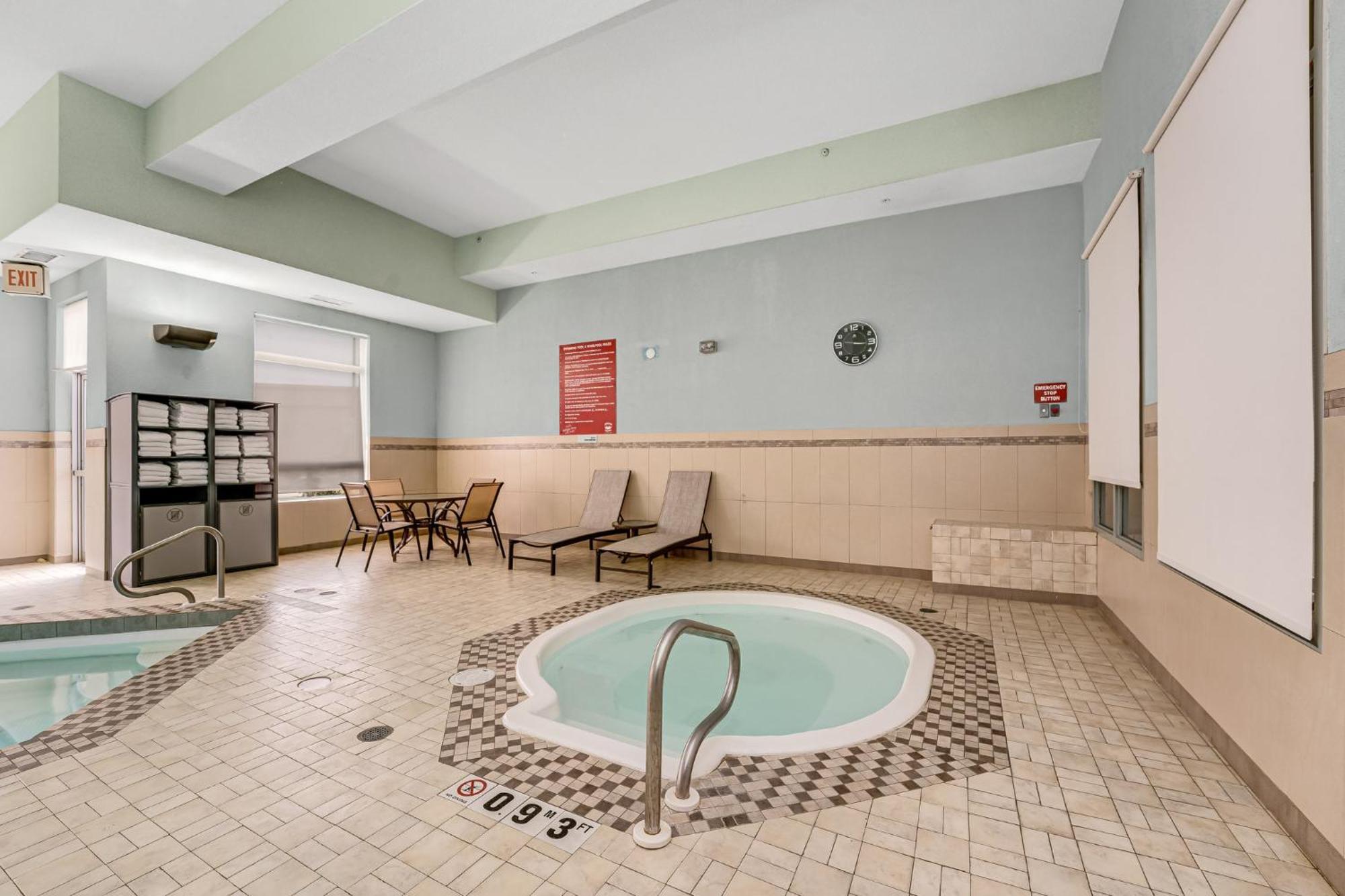 Express & Suites-edmonton South By Ihg Edmonton