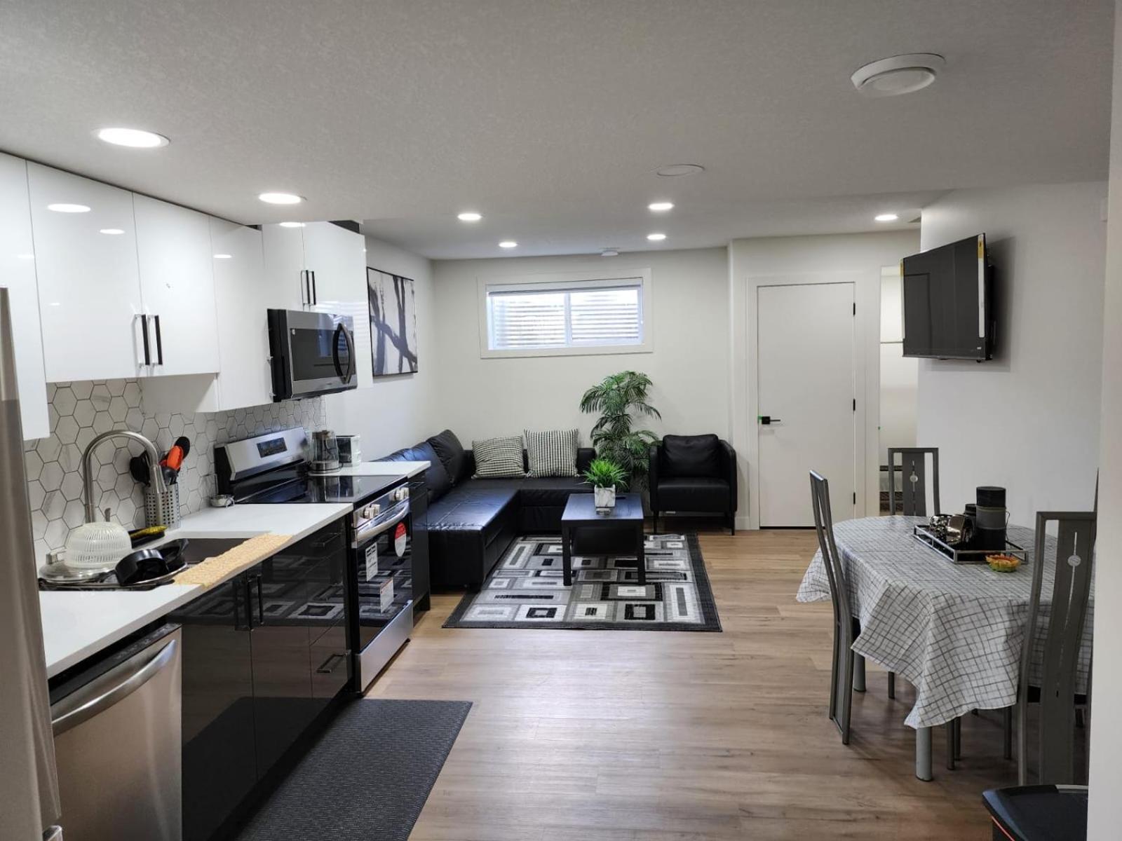 Super Luxury Apartment Edmonton