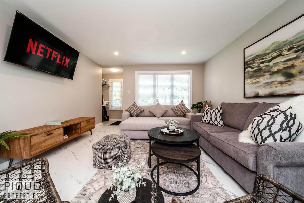 Park Life Escape-king Beds-sleeps 10-pet Friendly Edmonton