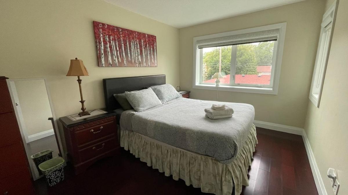 Spacious 6 Beds 3 Baths In Wifi Parking Ac Edmonton