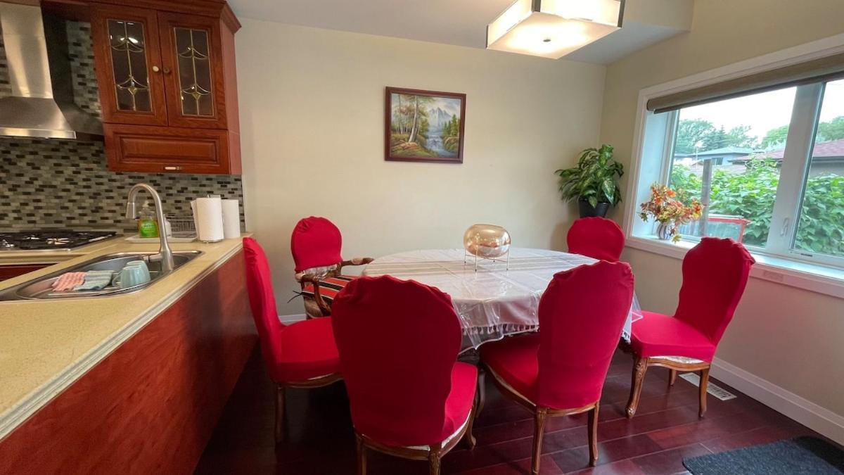 Spacious 6 Beds 3 Baths In Wifi Parking Ac * Edmonton
