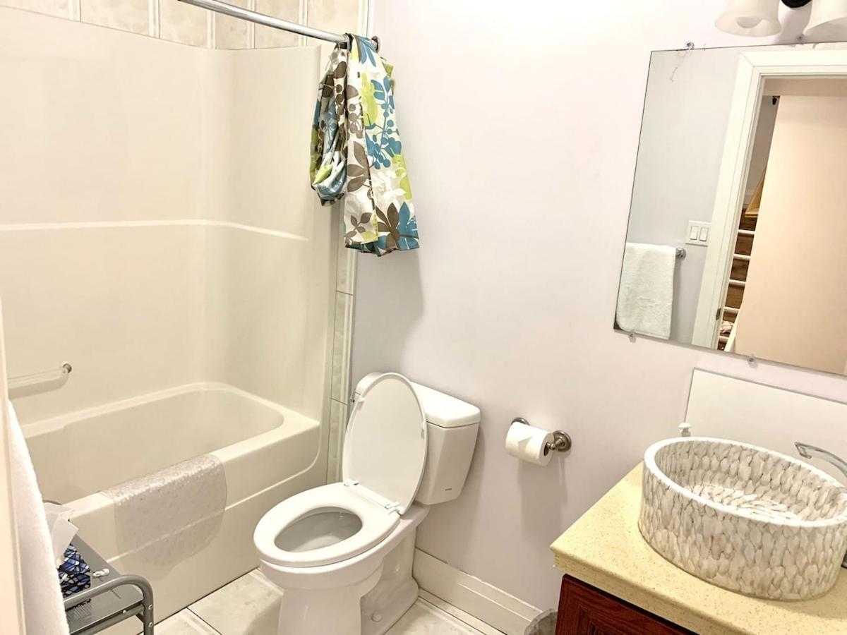 Spacious 6 Beds 3 Baths In Wifi Parking Ac Edmonton