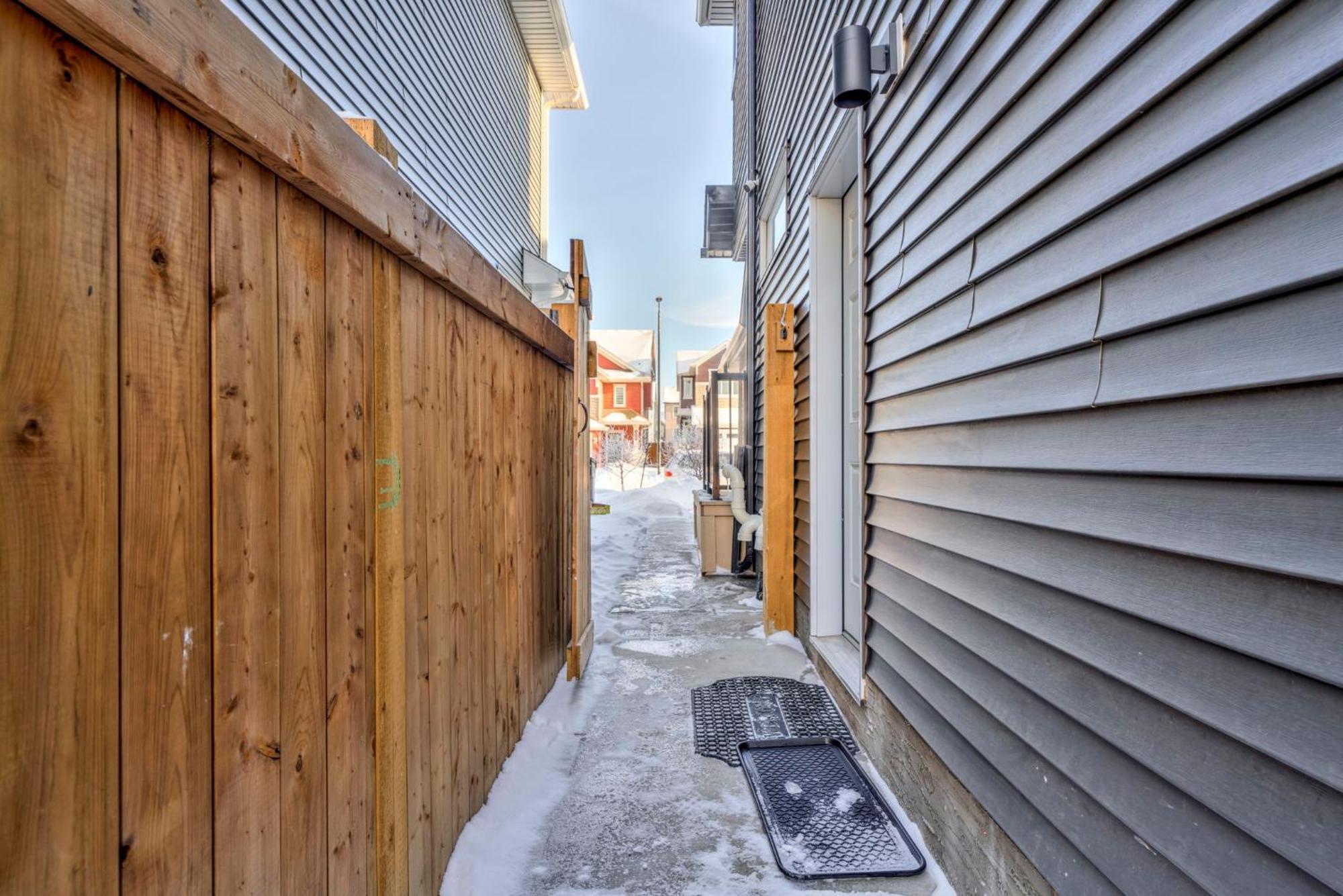 Apartment Private Chic Orchard Getaway Edmonton
