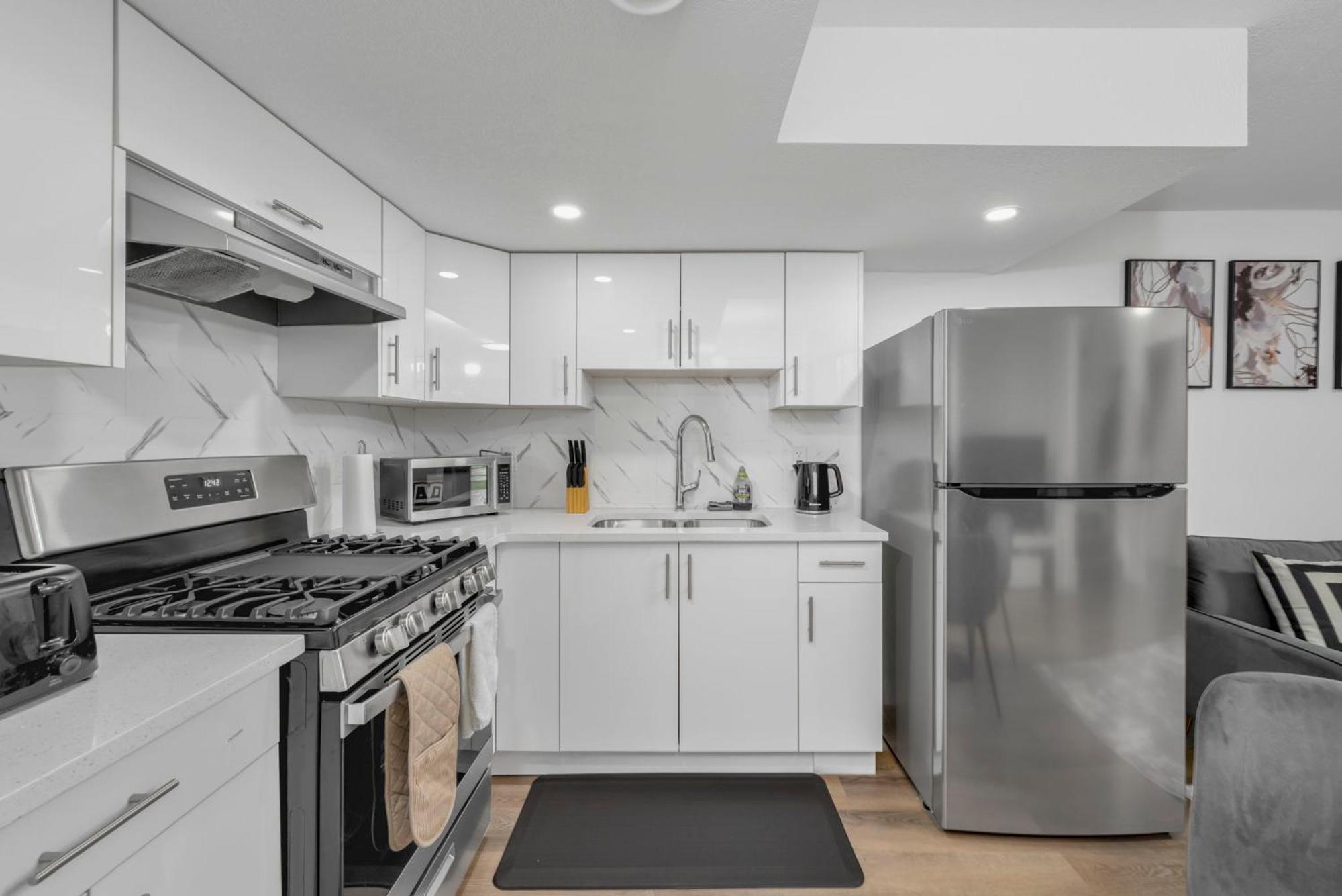 Private Chic Orchard Getaway Edmonton