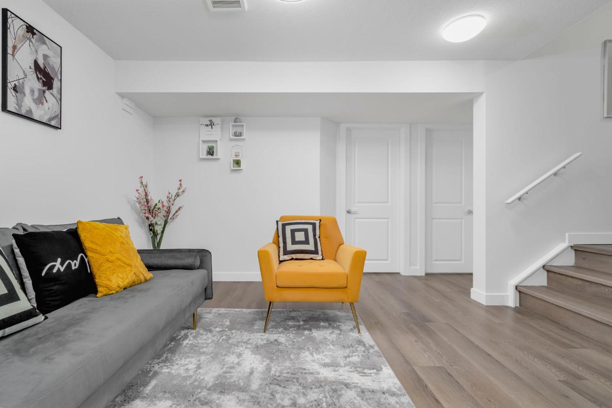 Apartment Private Chic Orchard Getaway Edmonton
