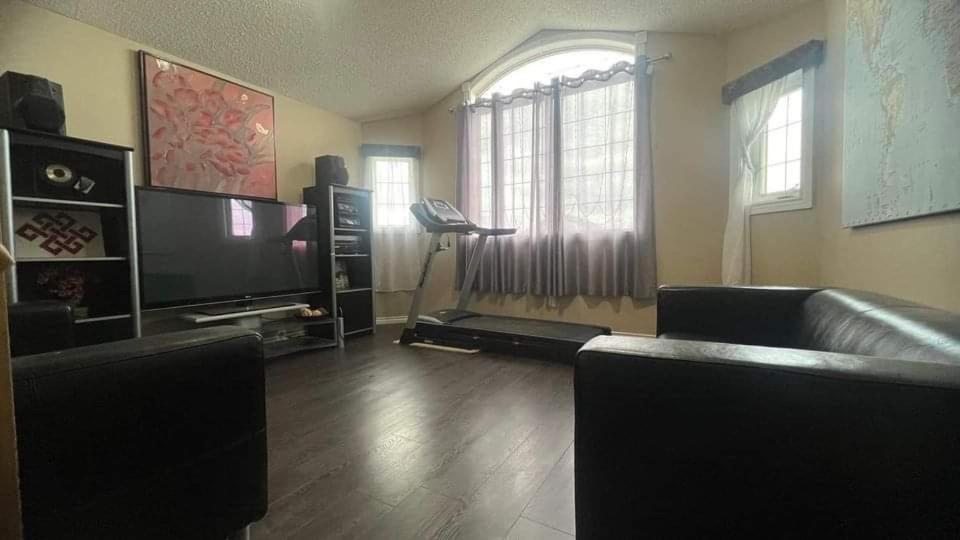 Monthly Londondery, Pilot Sound, Mcconachie Area * Edmonton